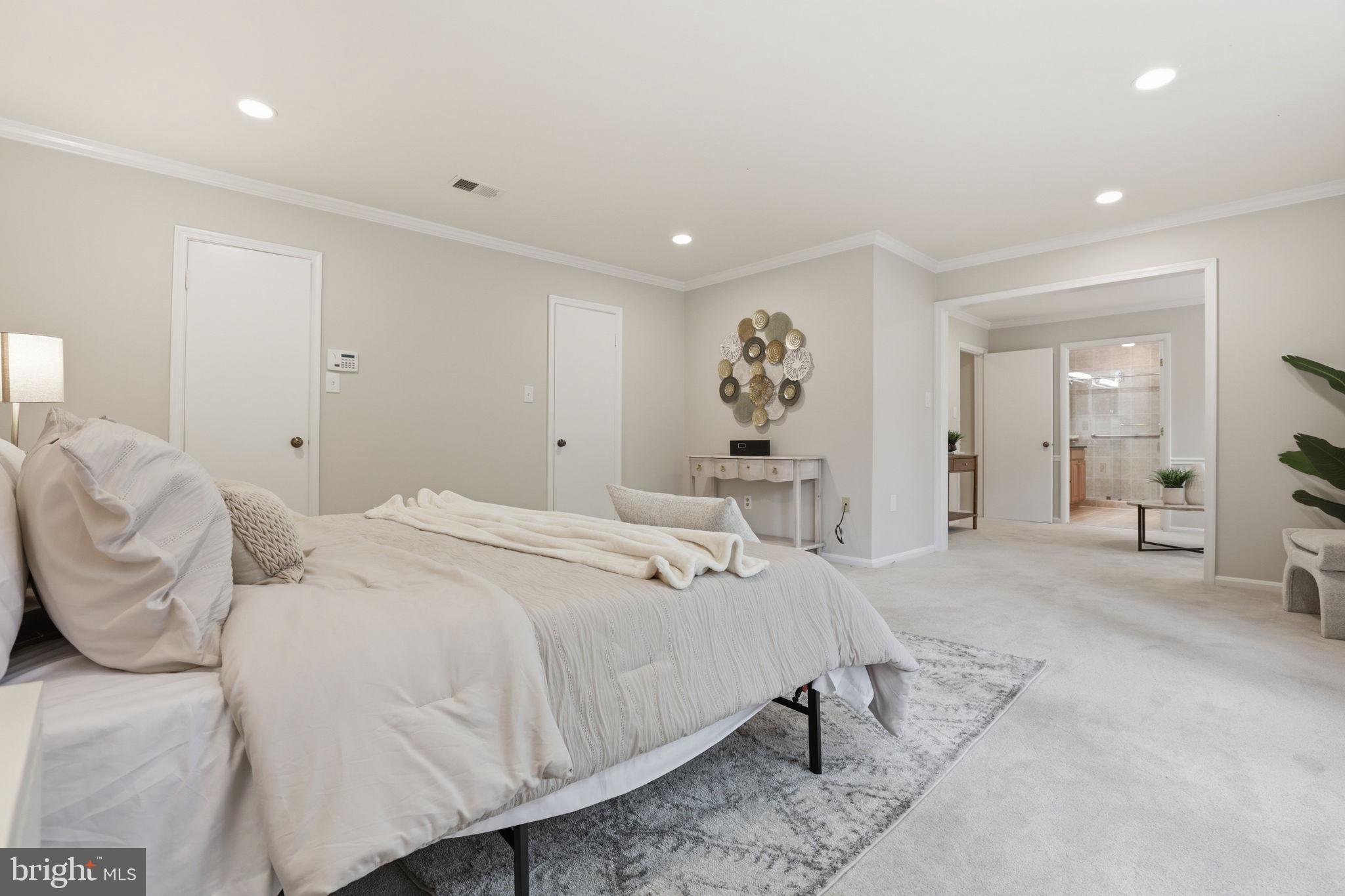 VIENNA OAKS - Residential