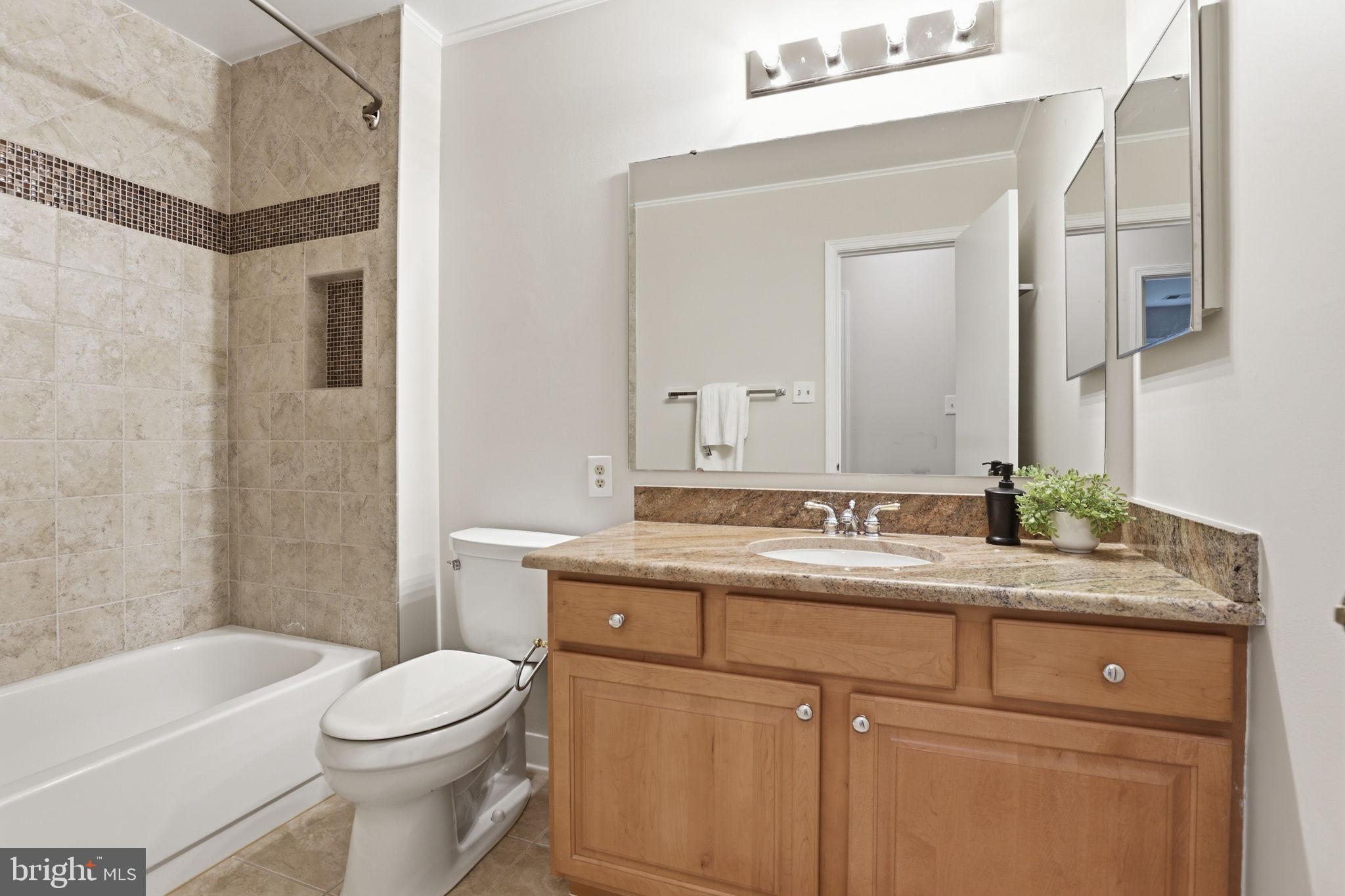 VIENNA OAKS - Residential