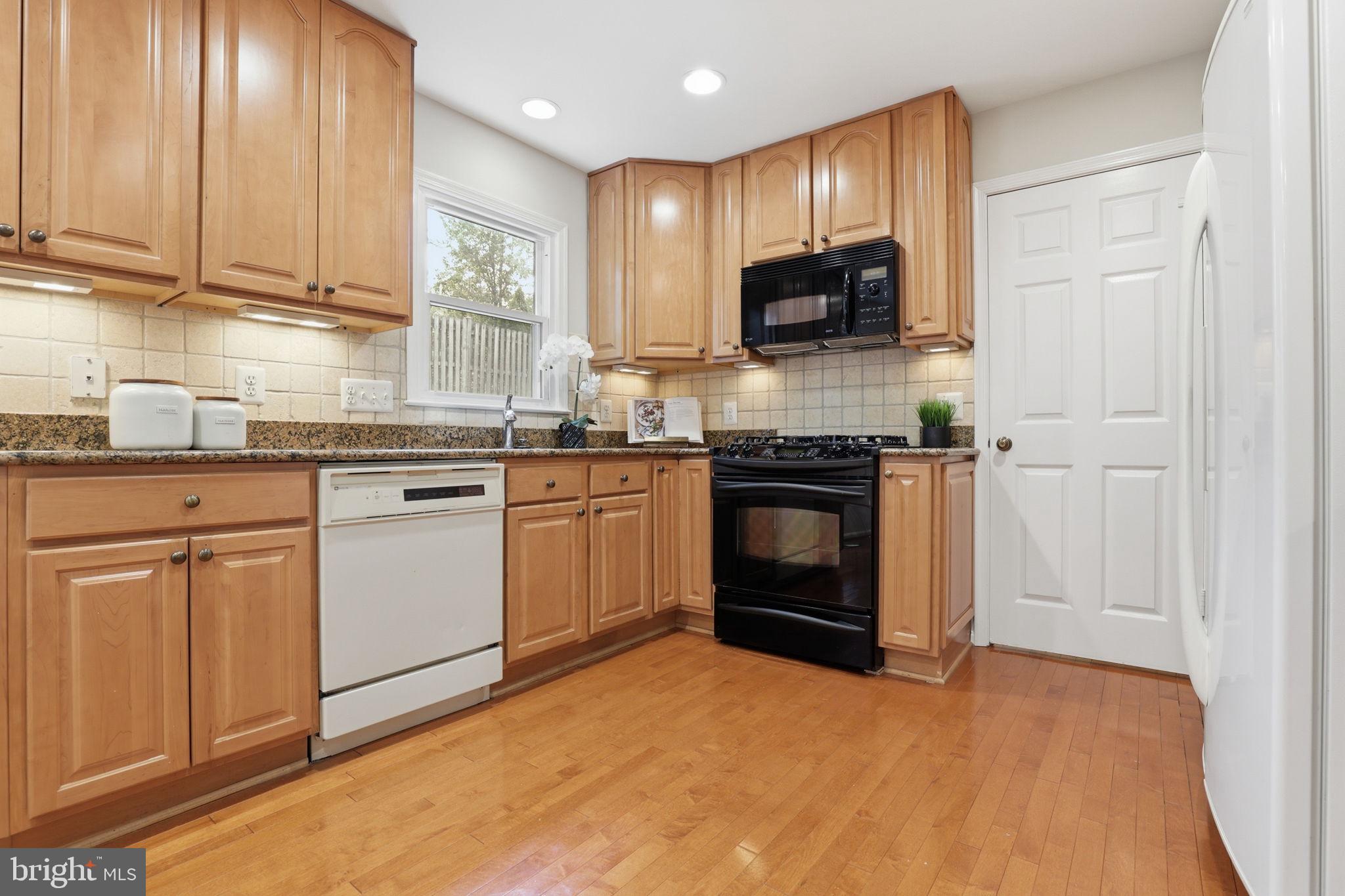 VIENNA OAKS - Residential