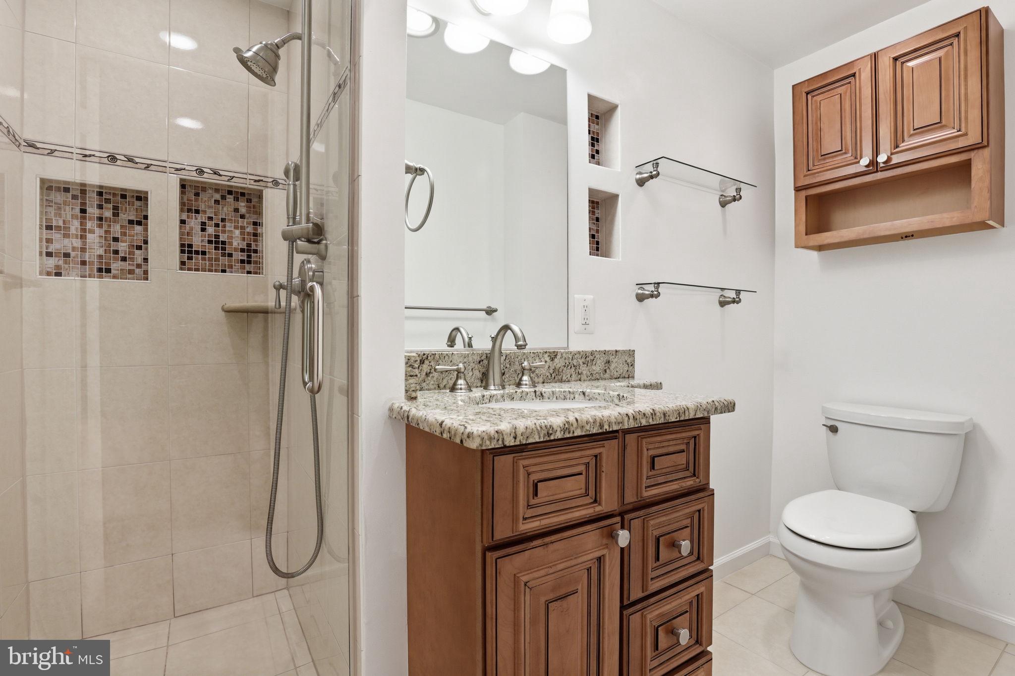 VIENNA OAKS - Residential