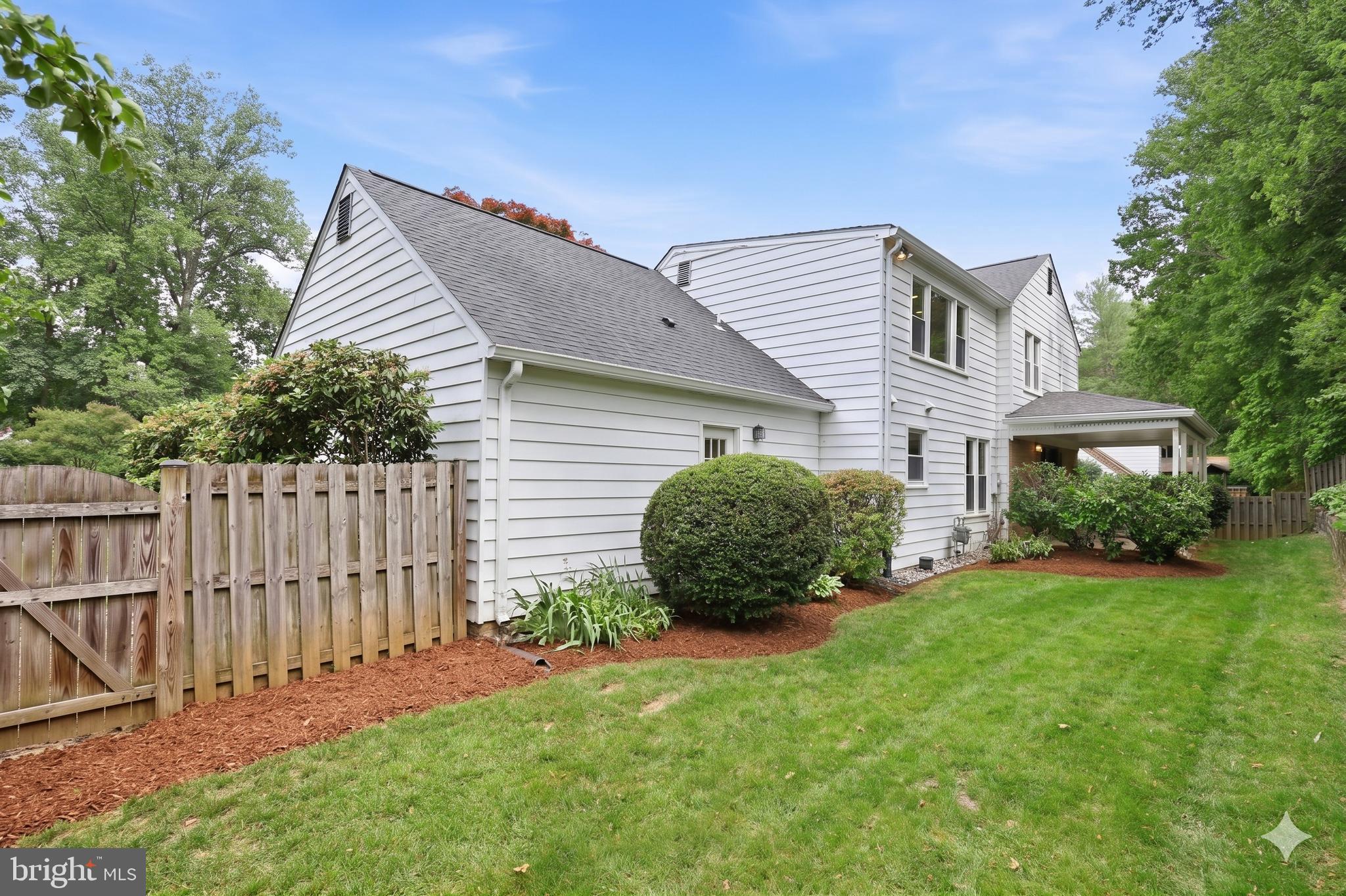 VIENNA OAKS - Residential