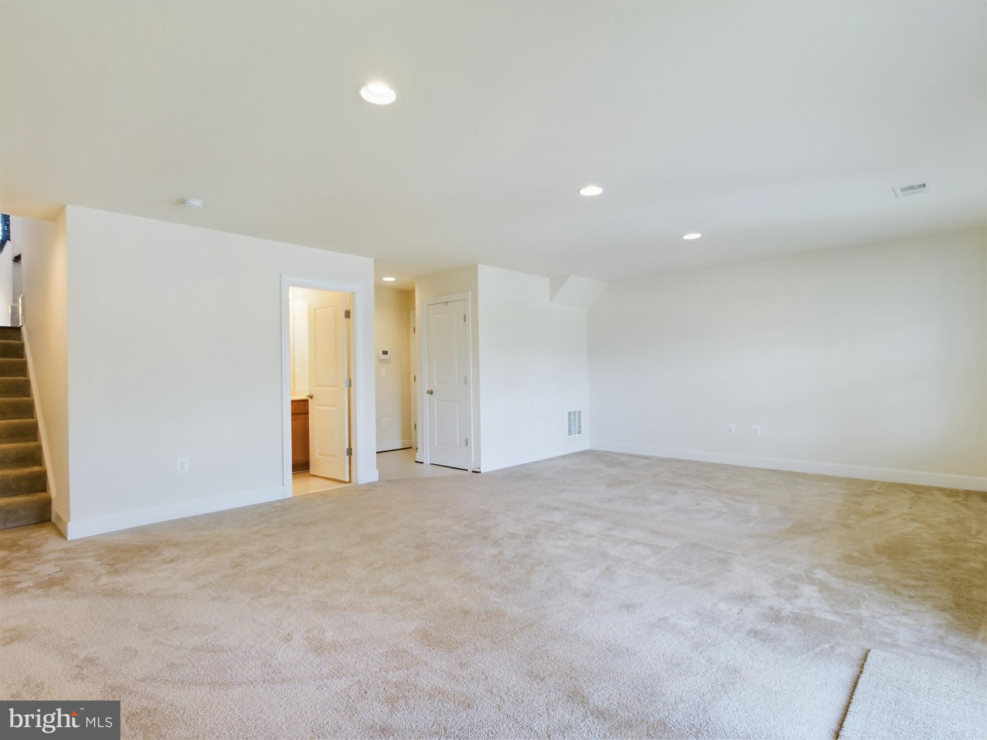 BRADLEY SQUARE - Residential Lease