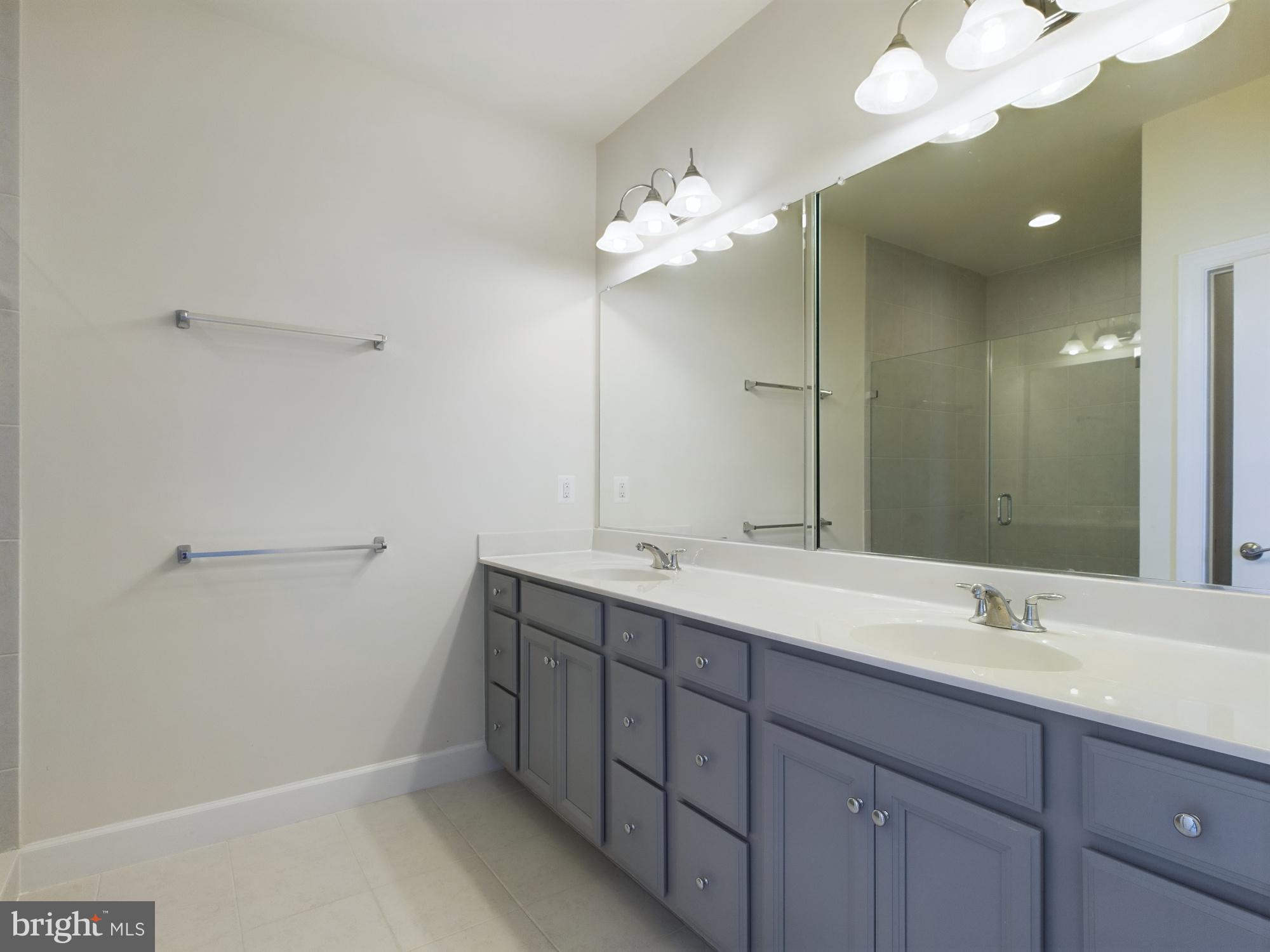 BRADLEY SQUARE - Residential Lease