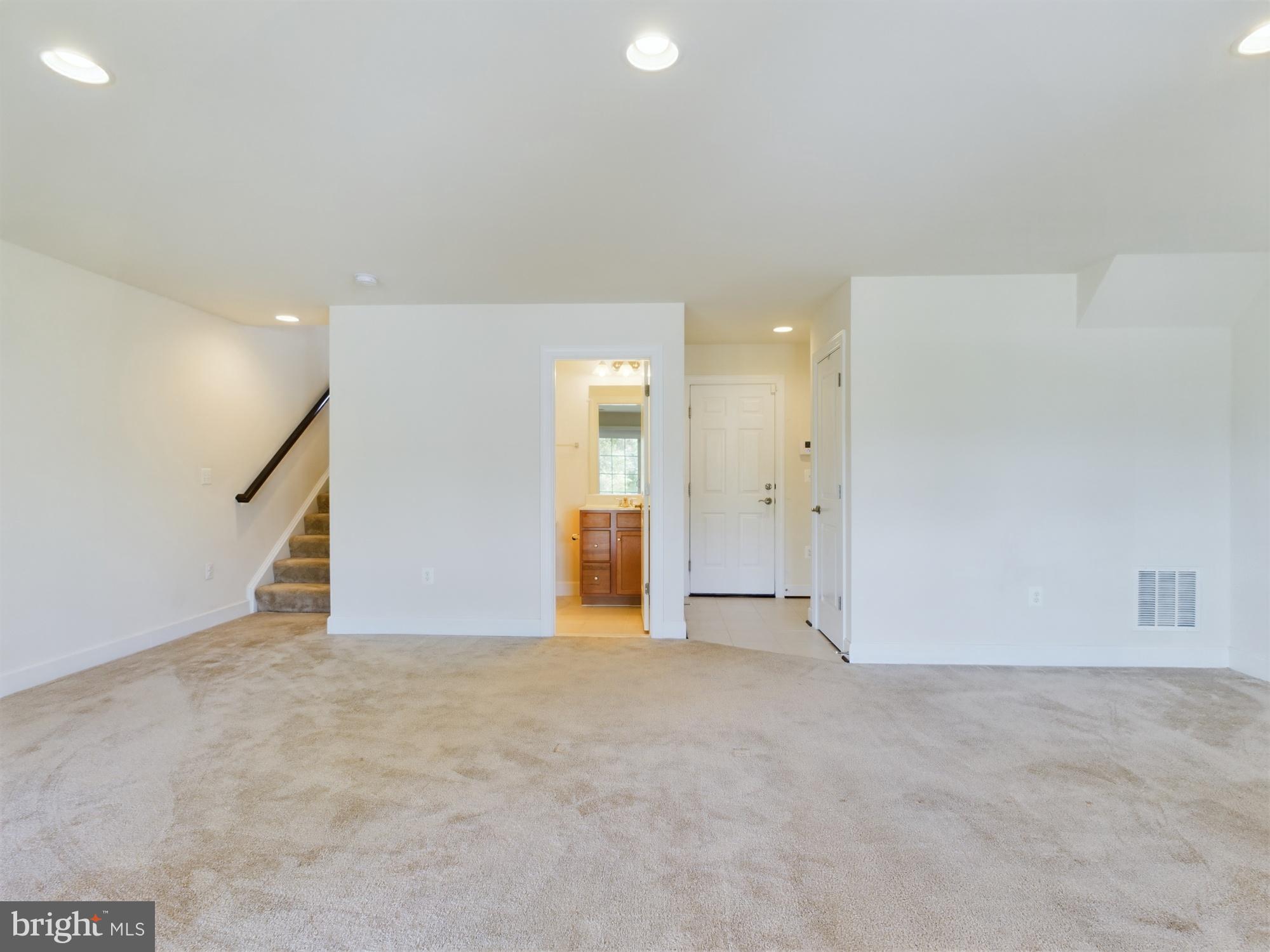 BRADLEY SQUARE - Residential Lease