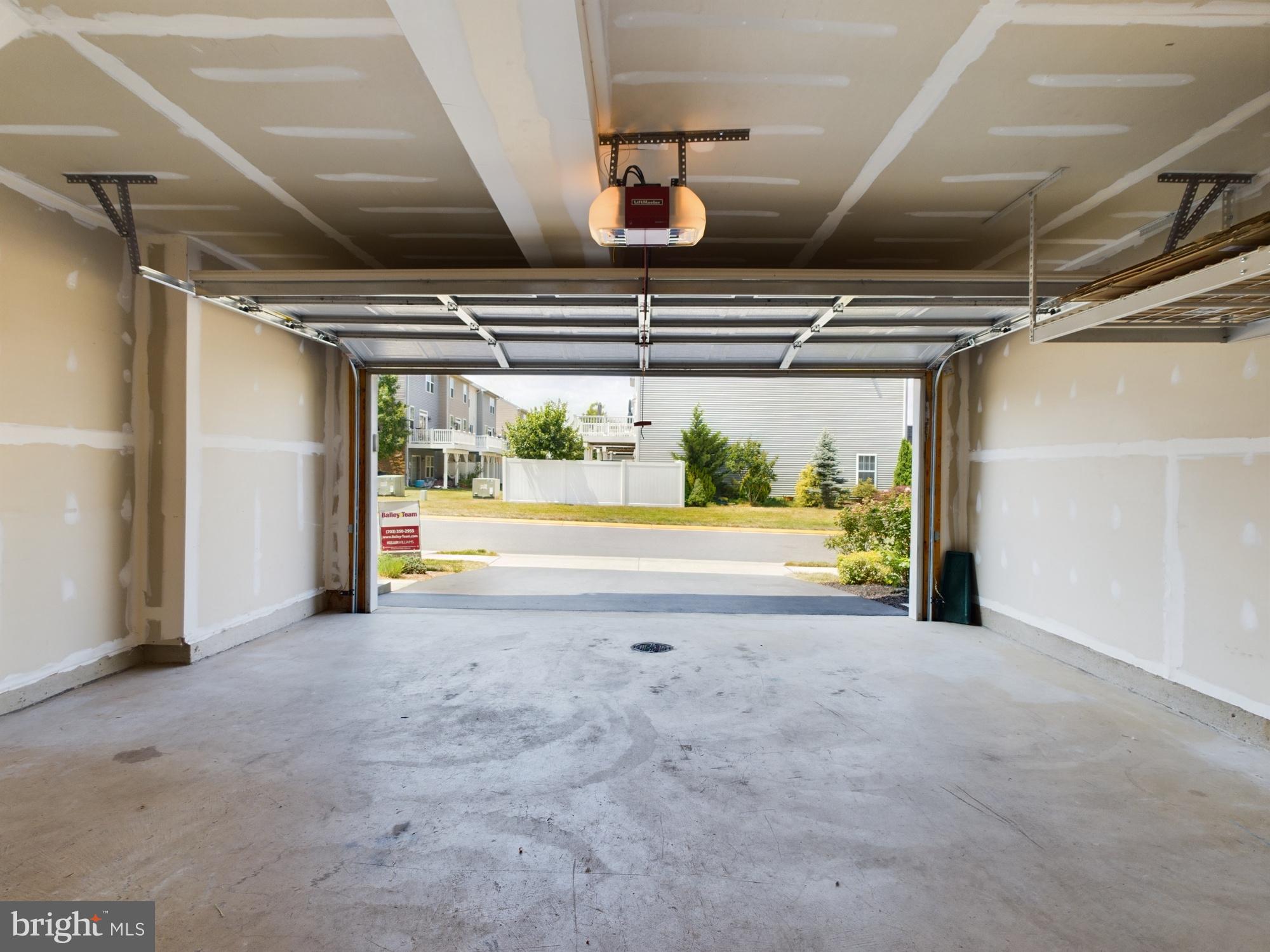 BRADLEY SQUARE - Residential Lease