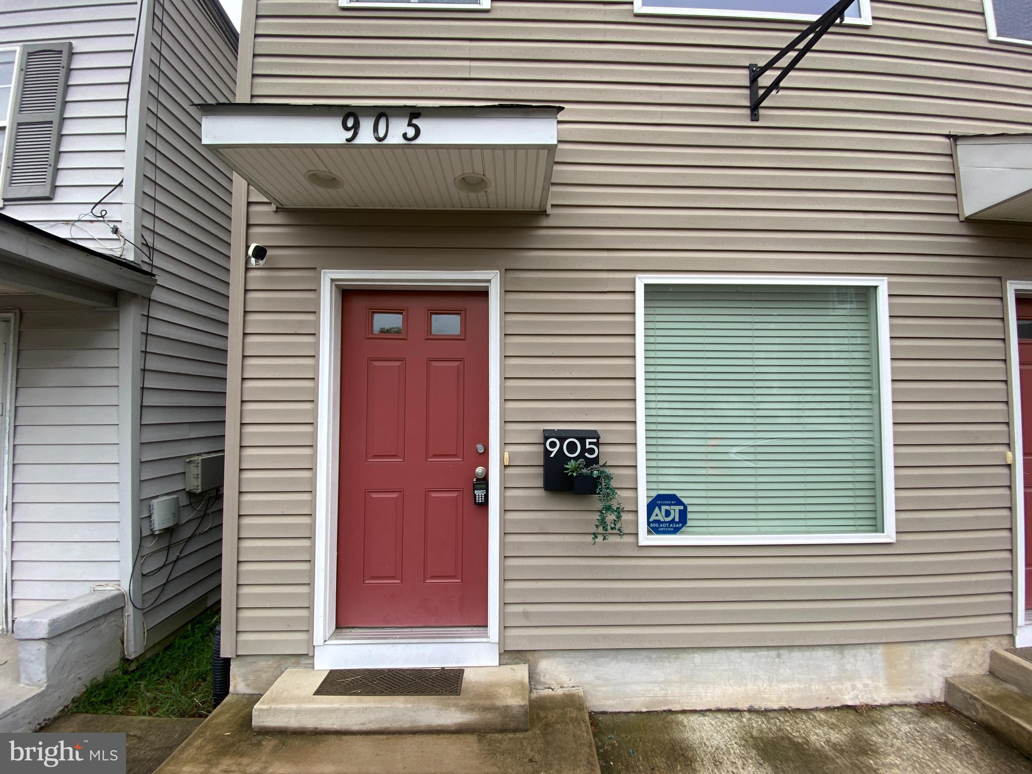 DOWNTOWN FREDERICKSBURG - Residential Lease