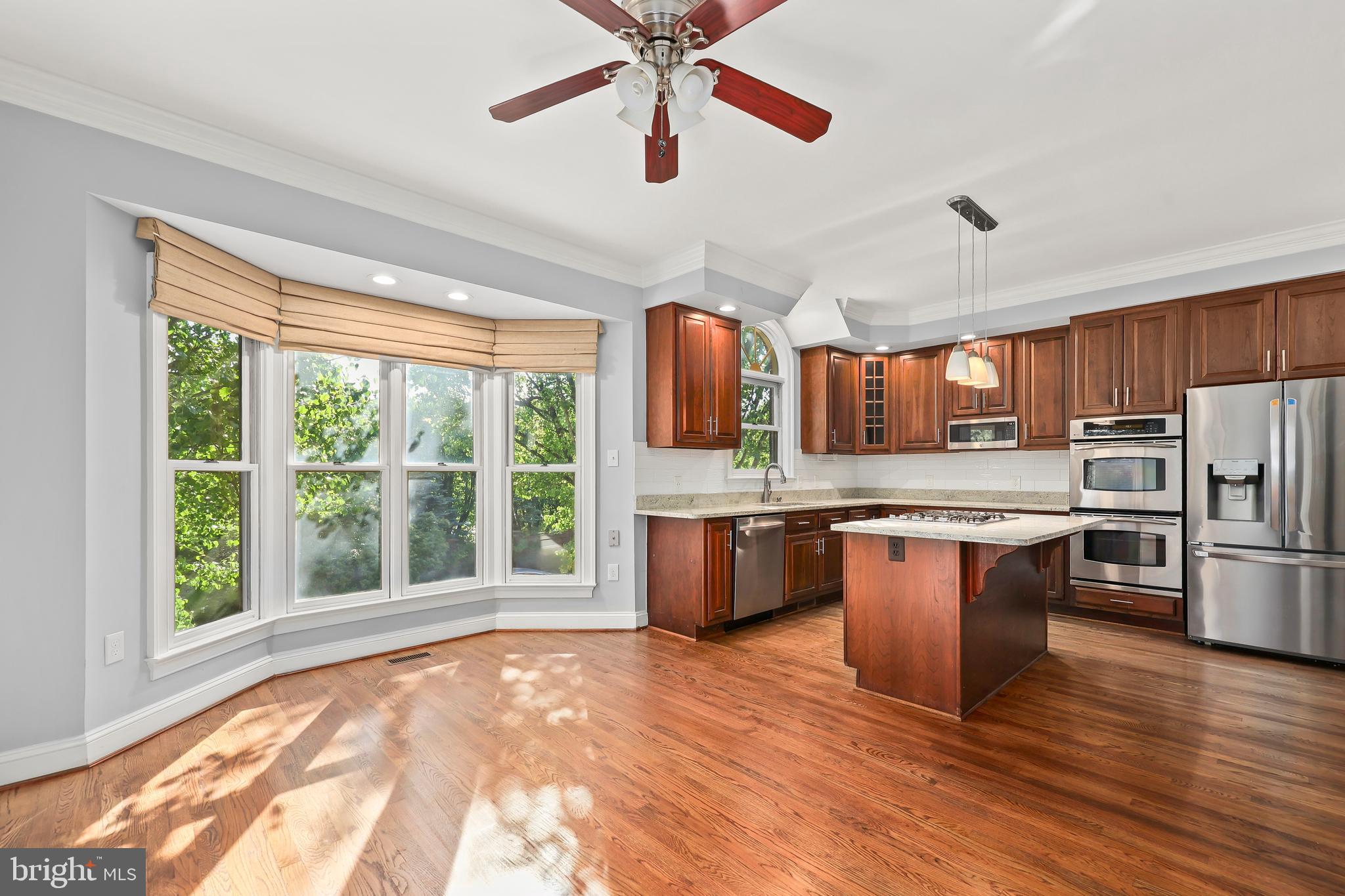 HAMPTONS OF MCLEAN - Residential