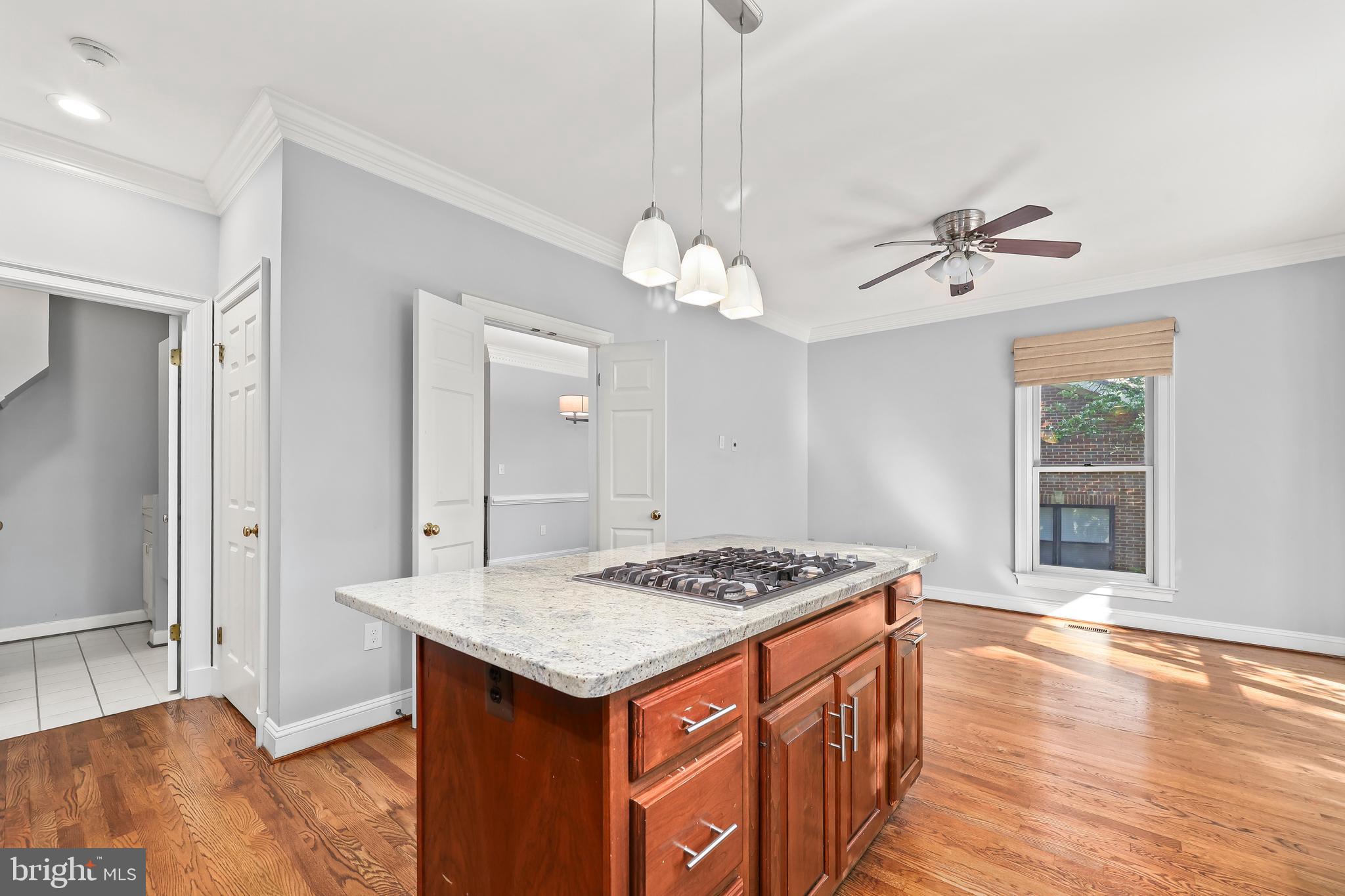 HAMPTONS OF MCLEAN - Residential