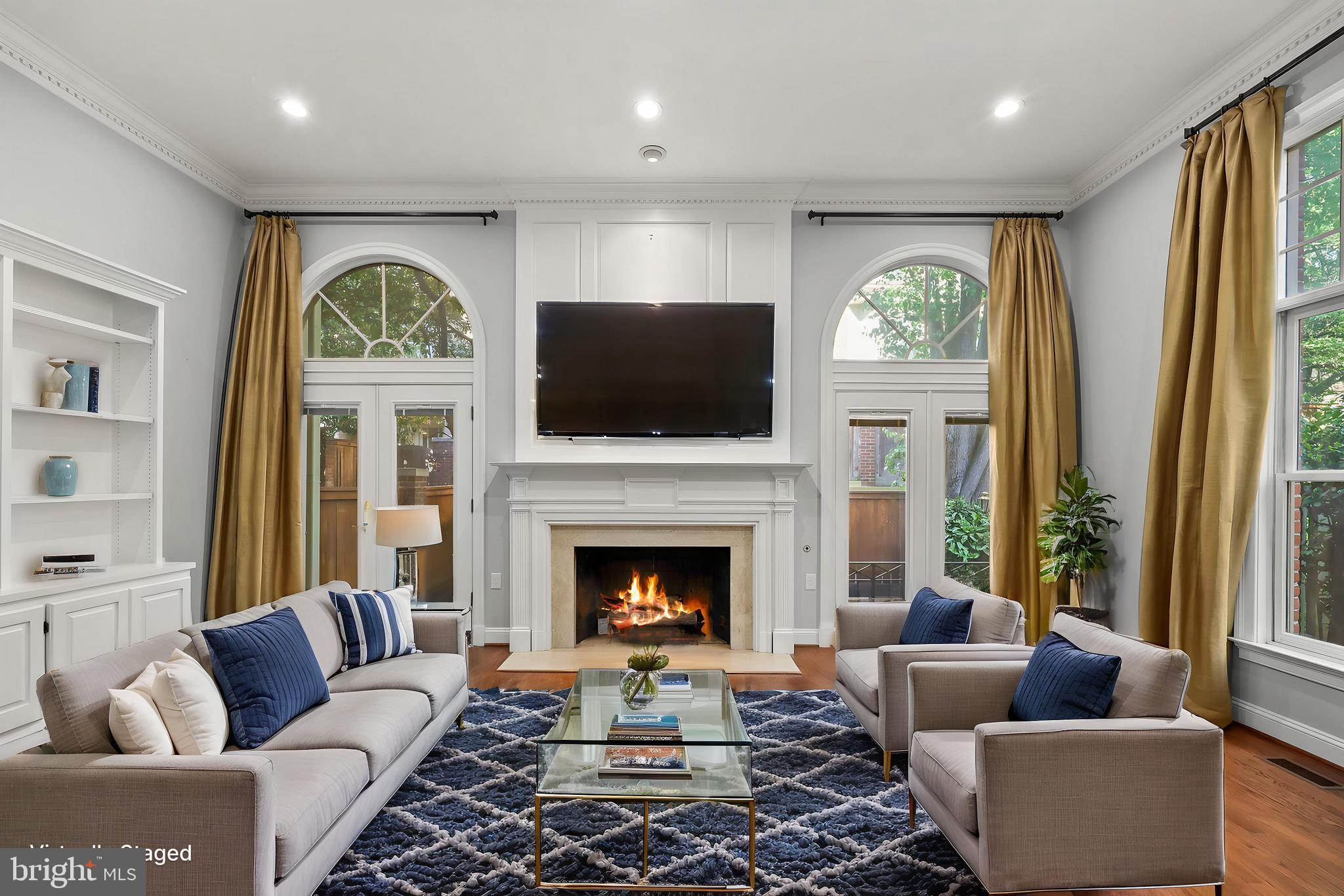 HAMPTONS OF MCLEAN - Residential