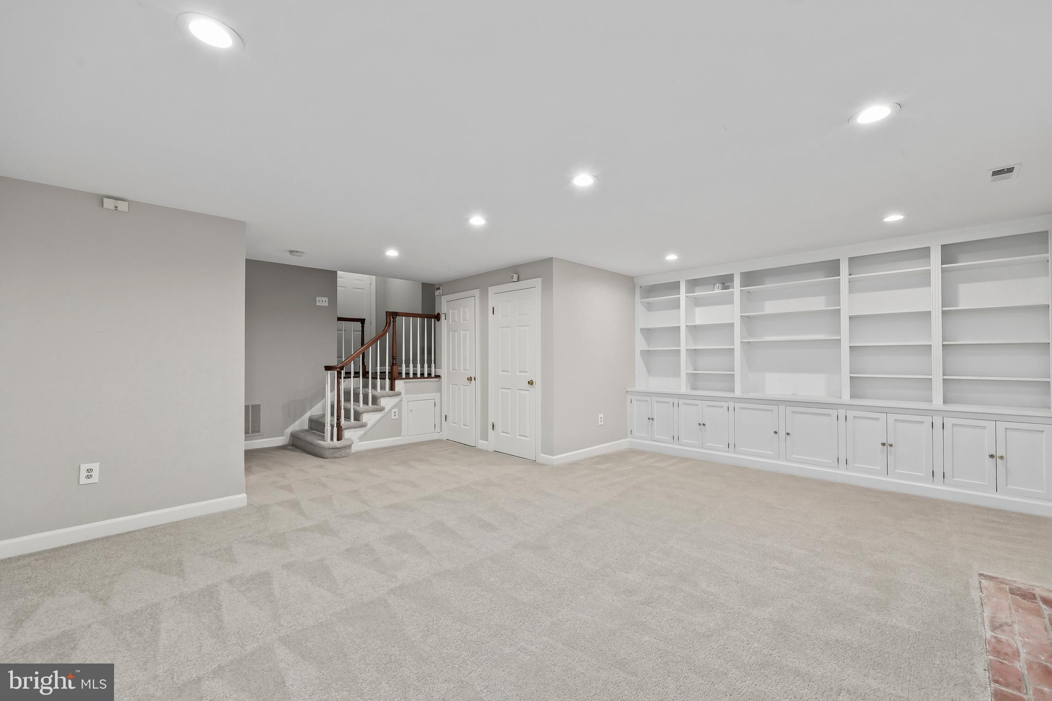 HAMPTONS OF MCLEAN - Residential