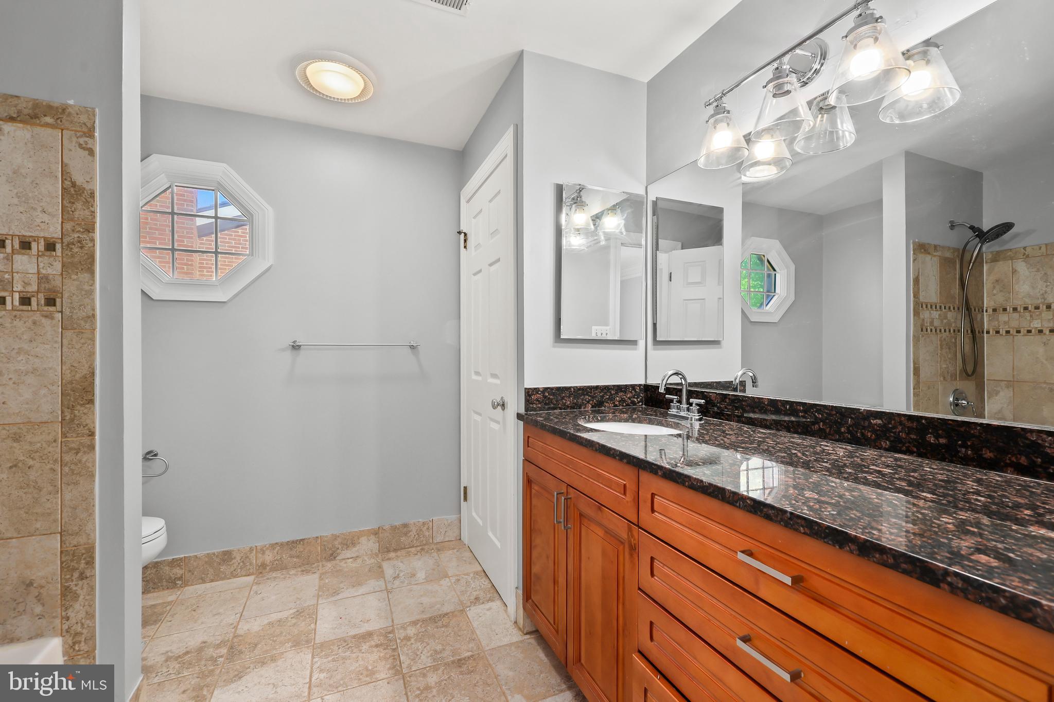 HAMPTONS OF MCLEAN - Residential