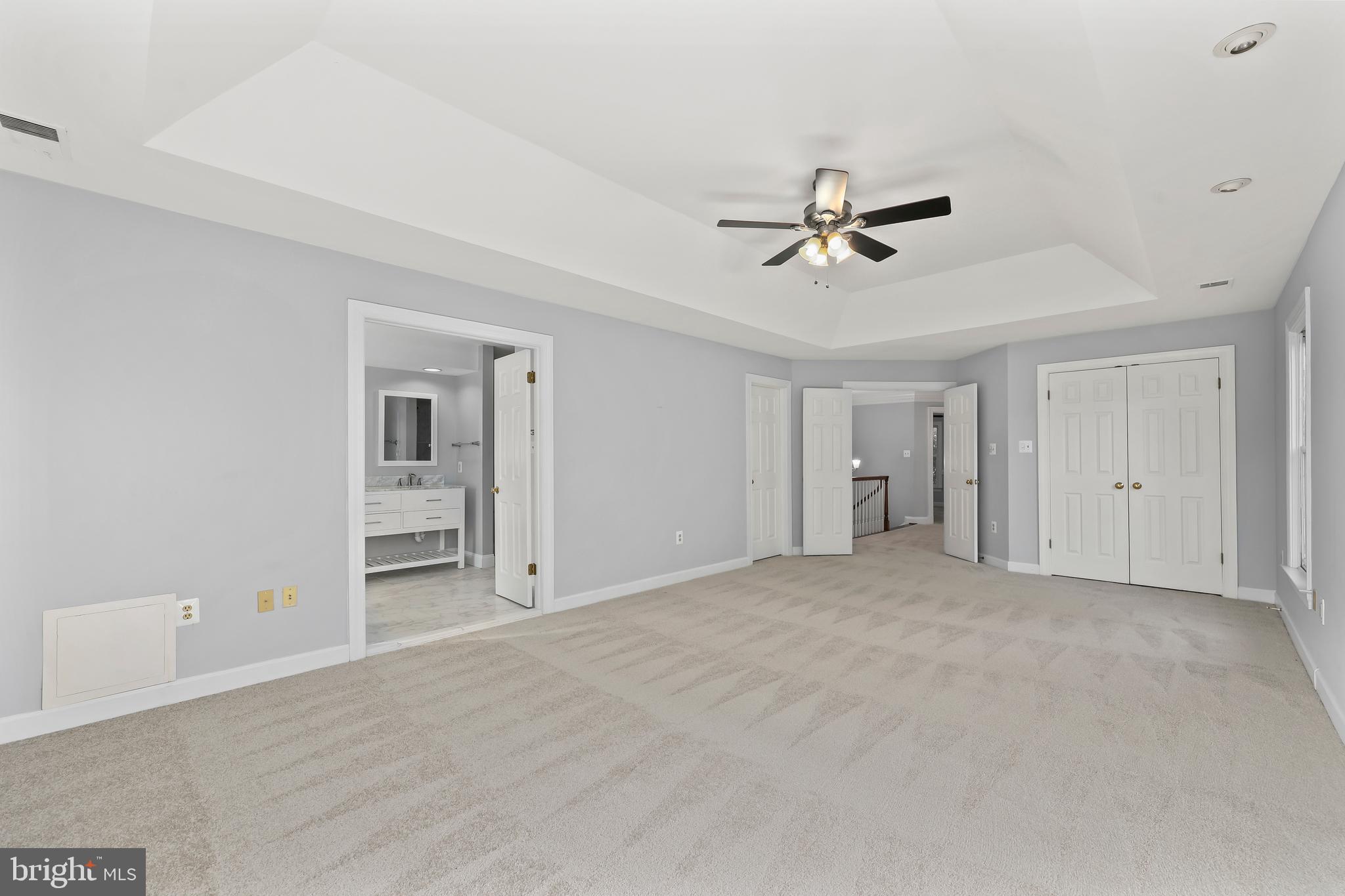 HAMPTONS OF MCLEAN - Residential