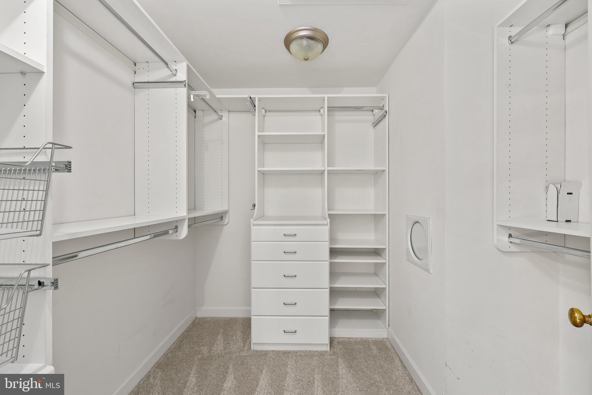 HAMPTONS OF MCLEAN - Residential