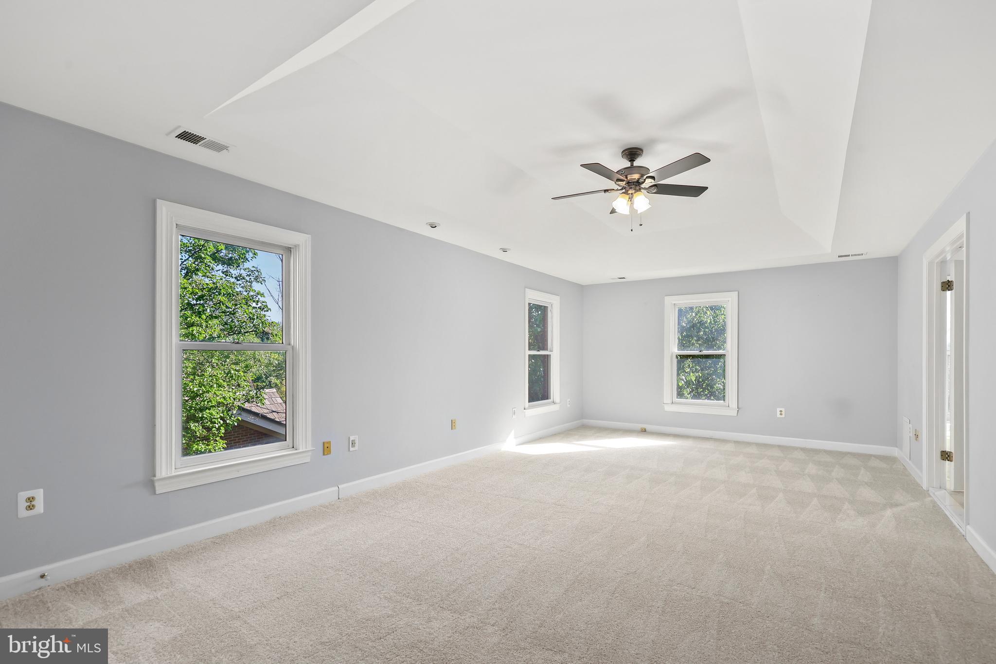 HAMPTONS OF MCLEAN - Residential