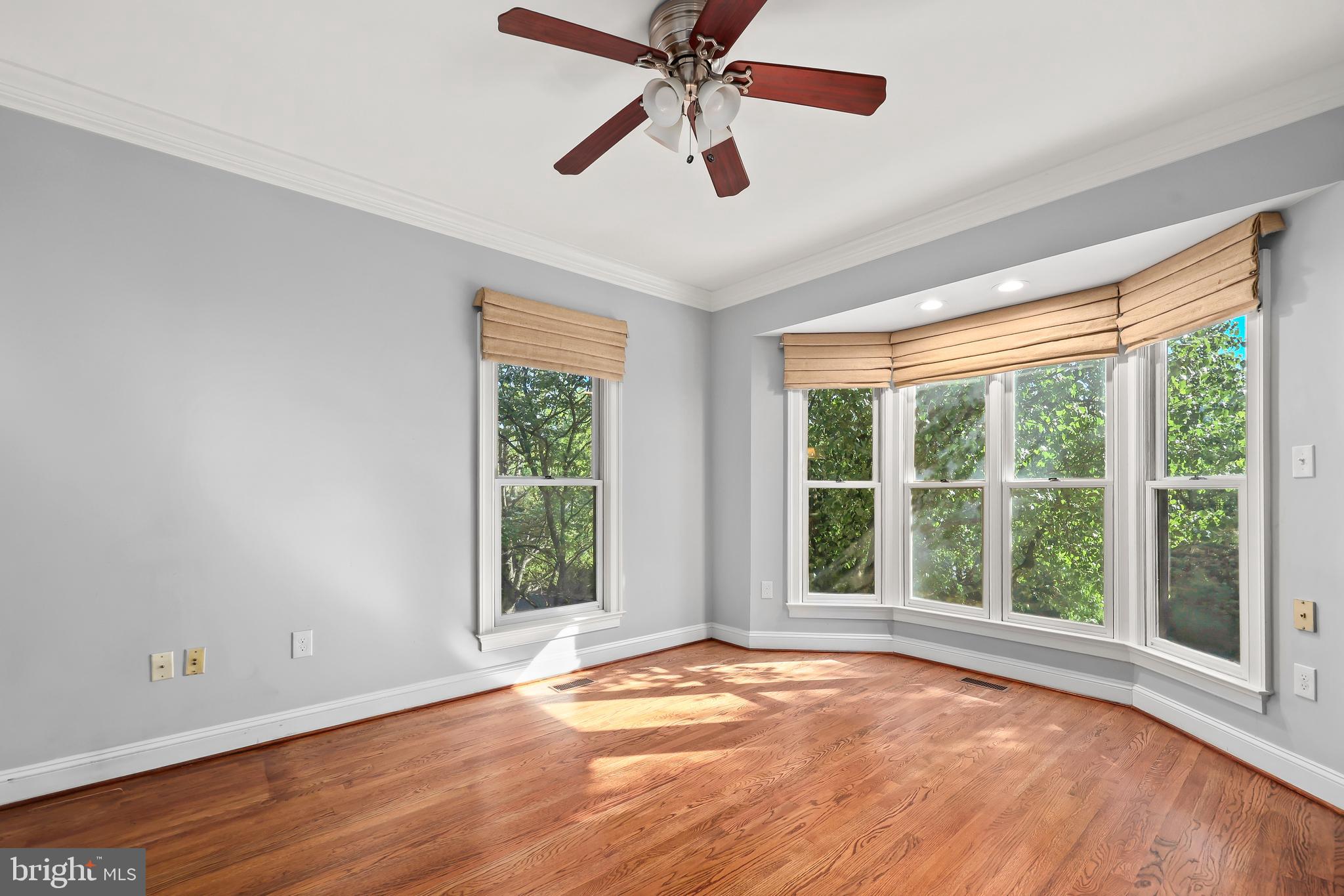 HAMPTONS OF MCLEAN - Residential