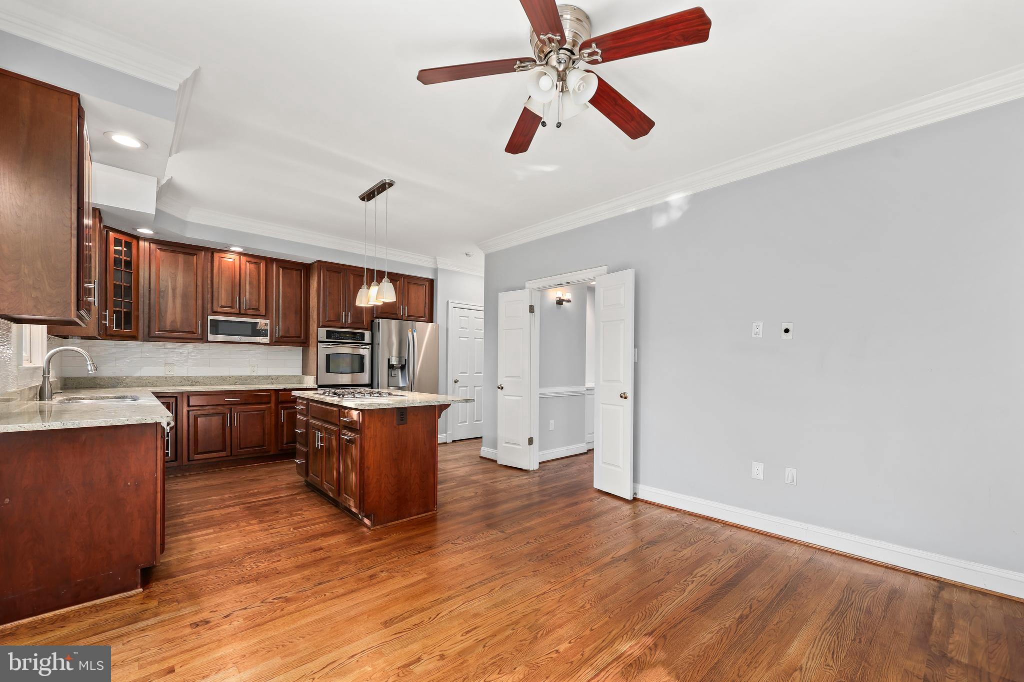 HAMPTONS OF MCLEAN - Residential