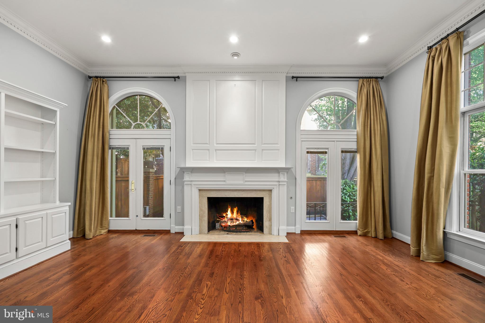 HAMPTONS OF MCLEAN - Residential