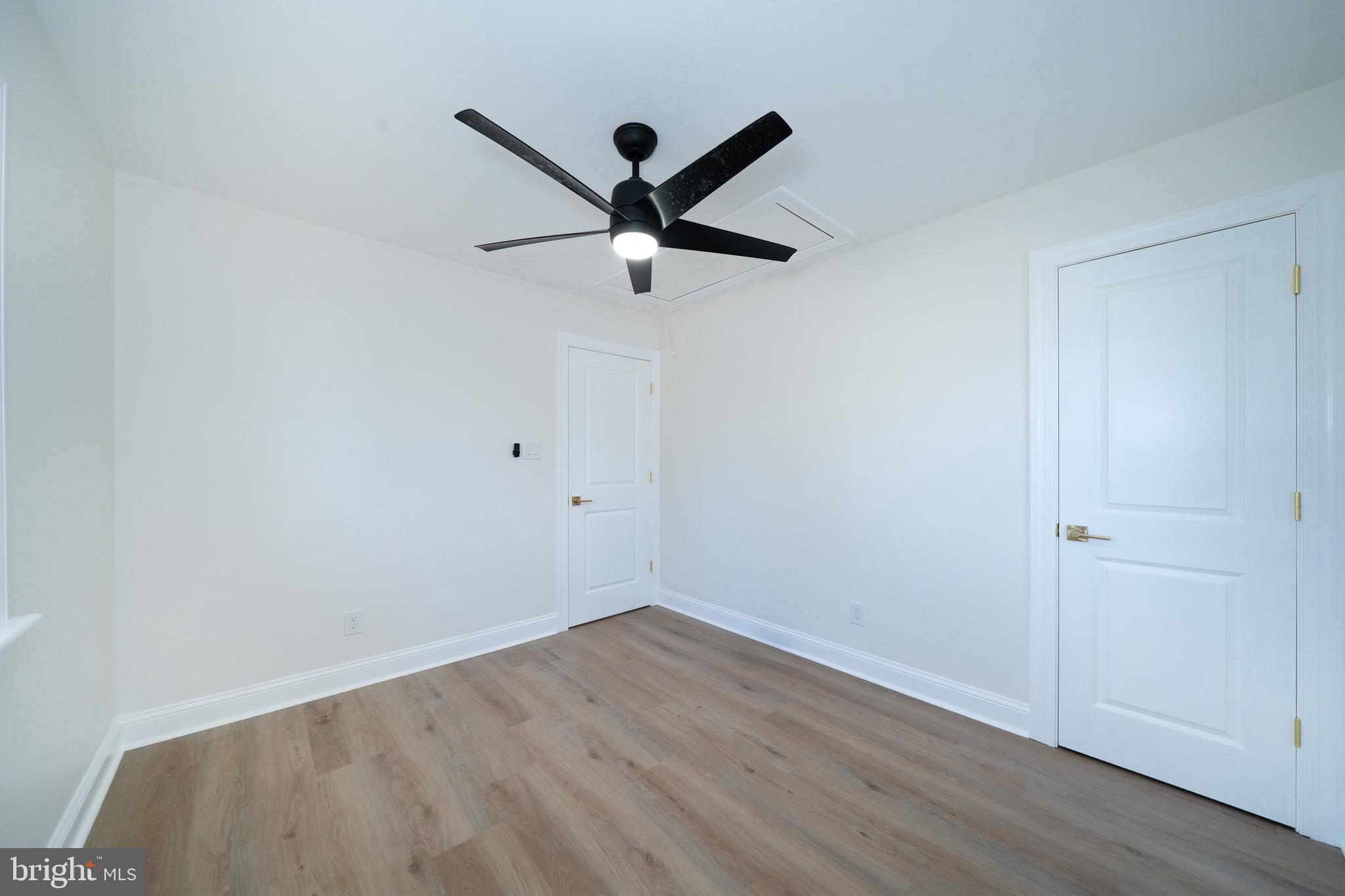 NEW CASTLE MANOR - Residential