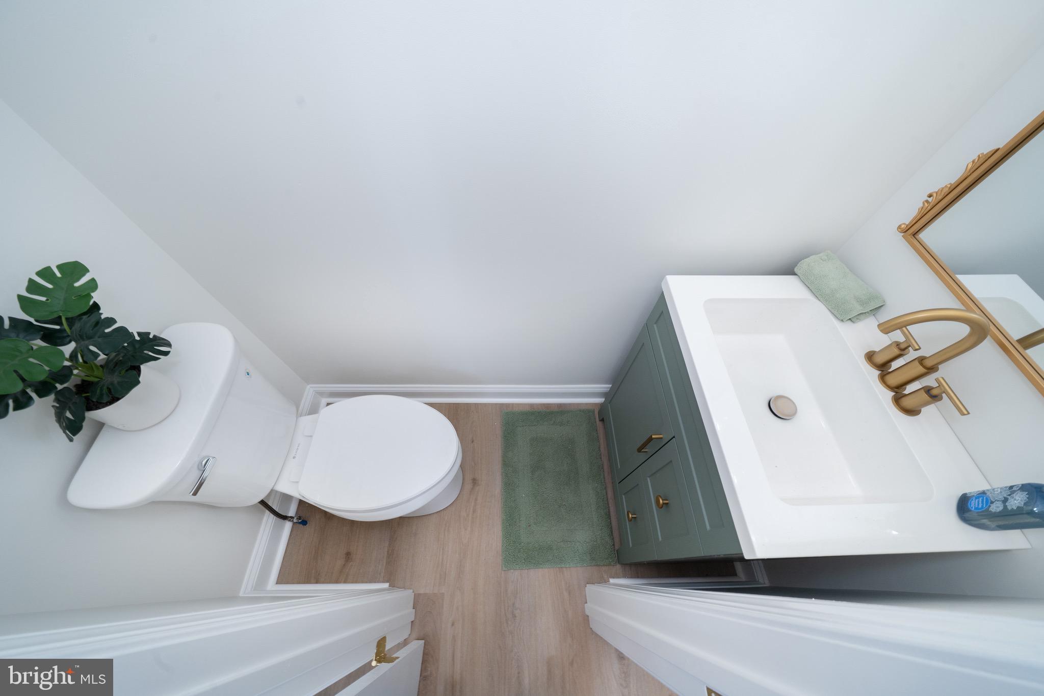 NEW CASTLE MANOR - Residential