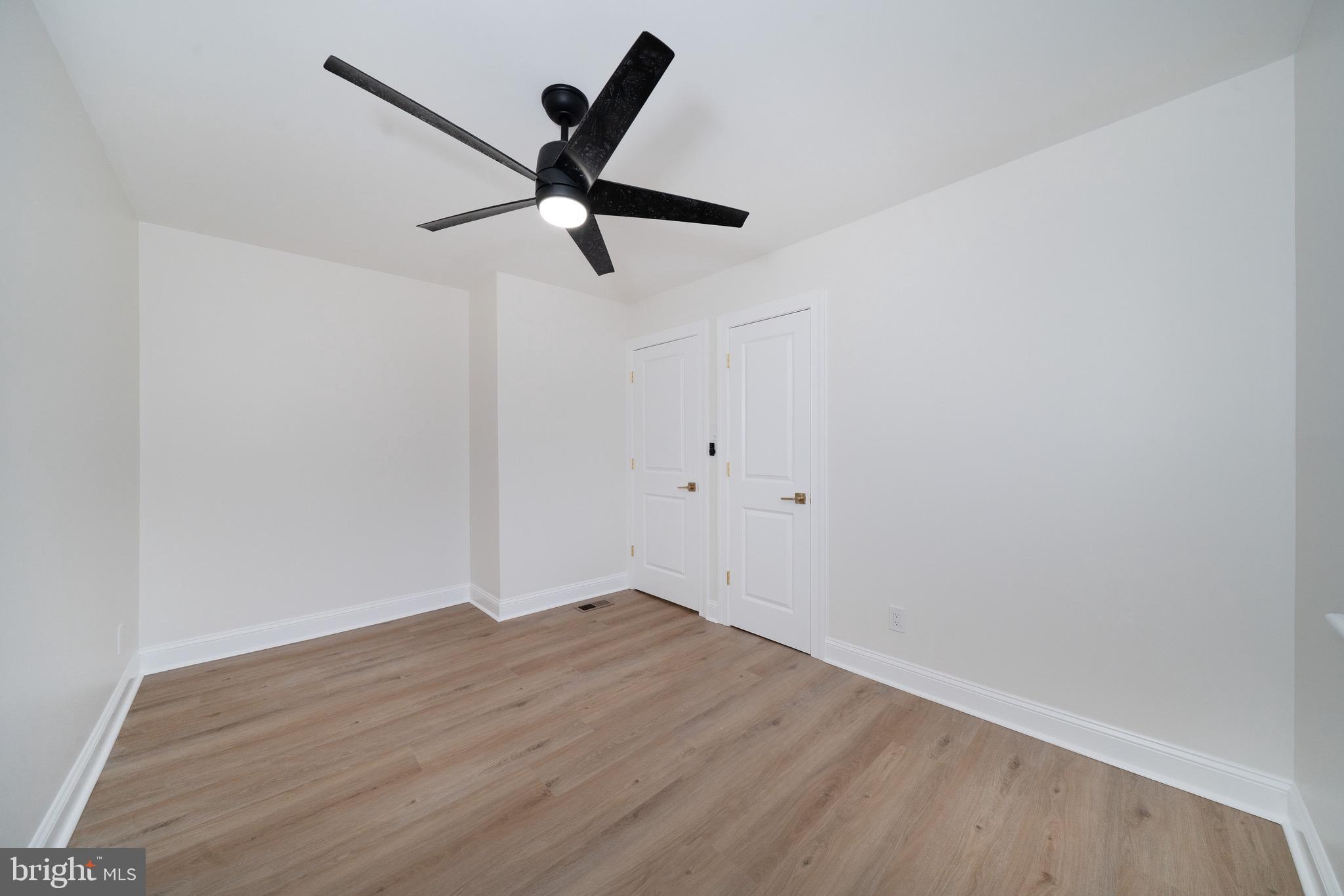 NEW CASTLE MANOR - Residential