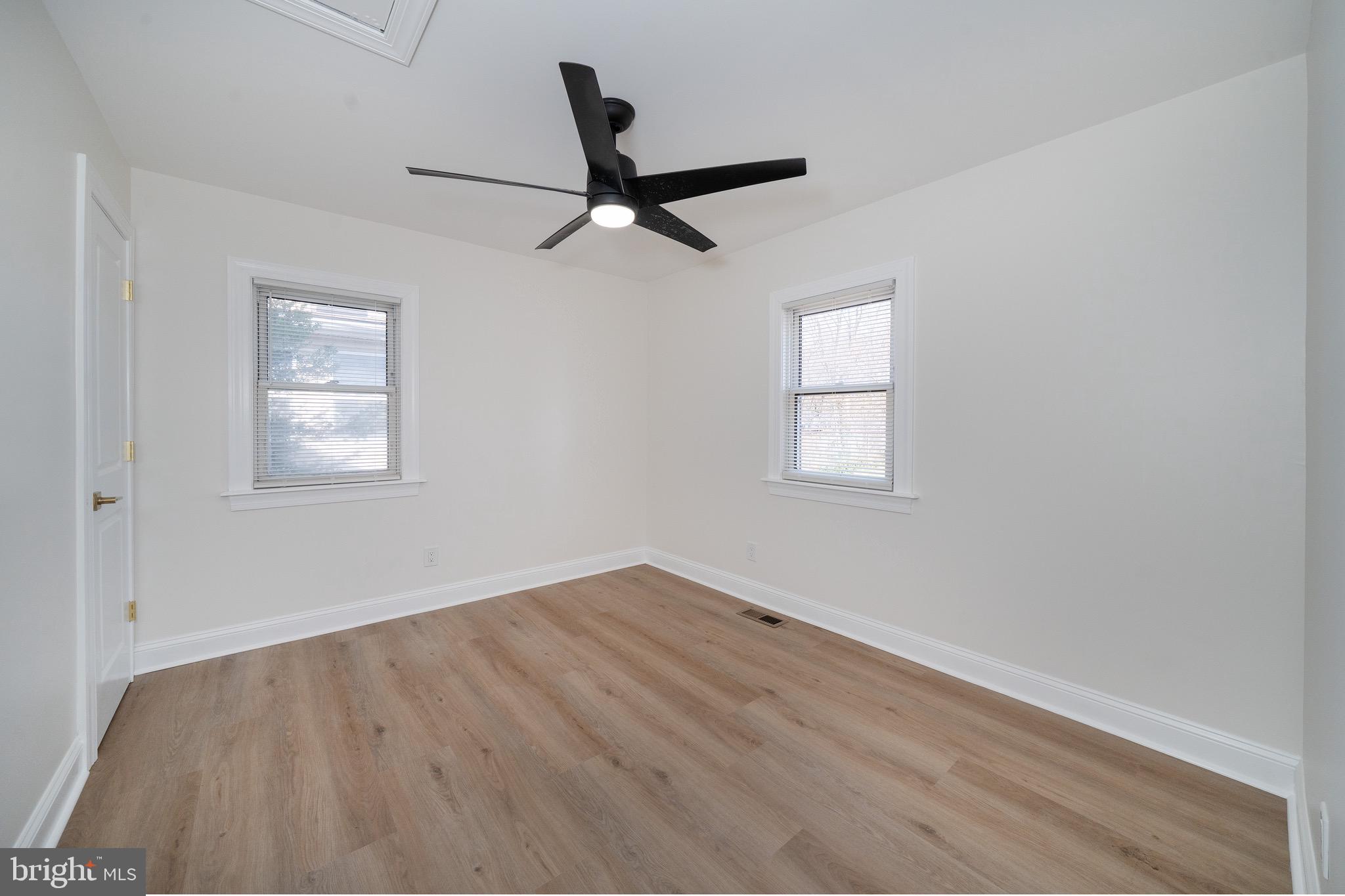 NEW CASTLE MANOR - Residential