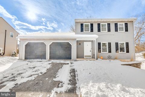 Photo of 10 Terrace Avenue, STEVENS, PA 17578 (MLS # PALA2063238)