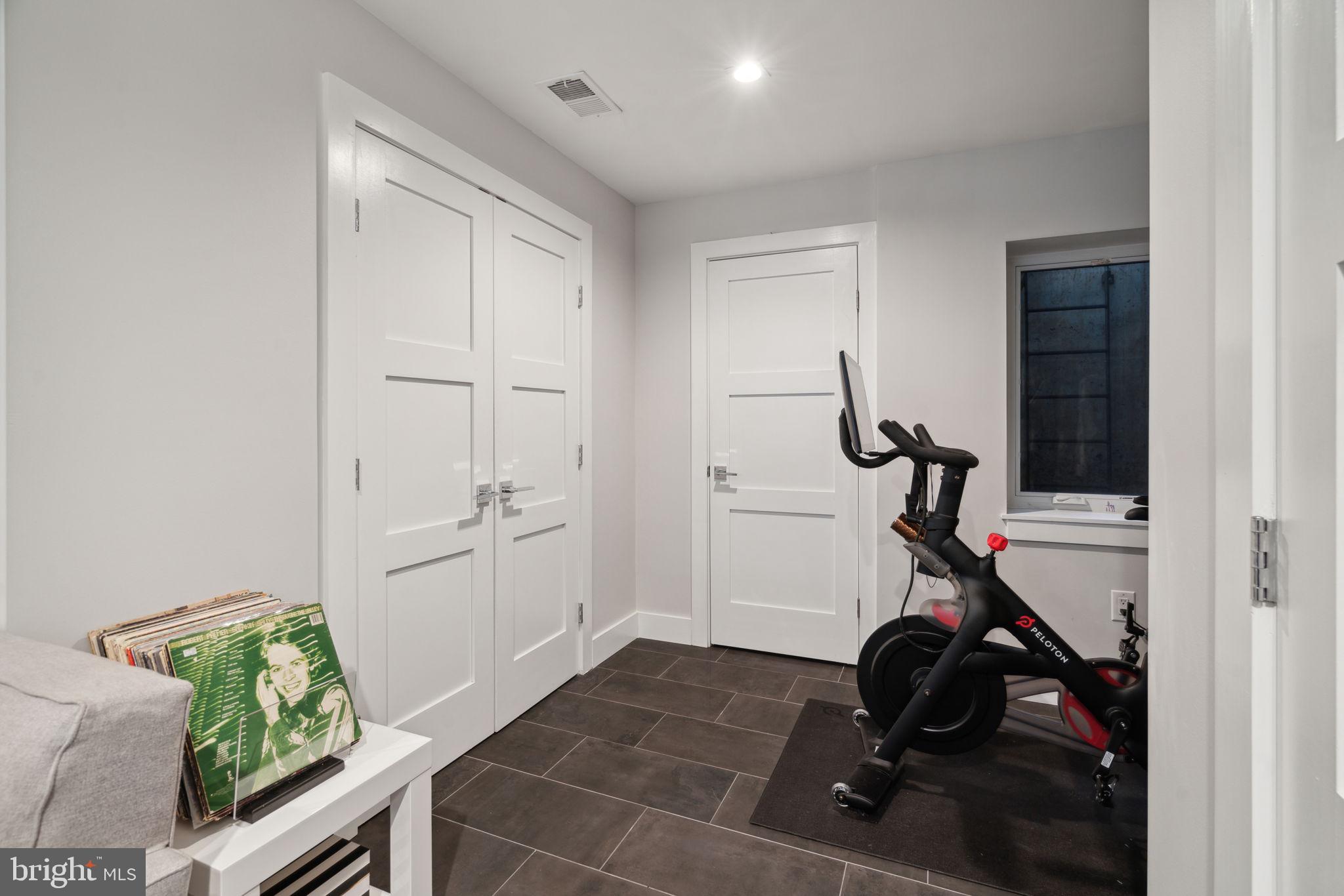 ART MUSEUM AREA - Residential