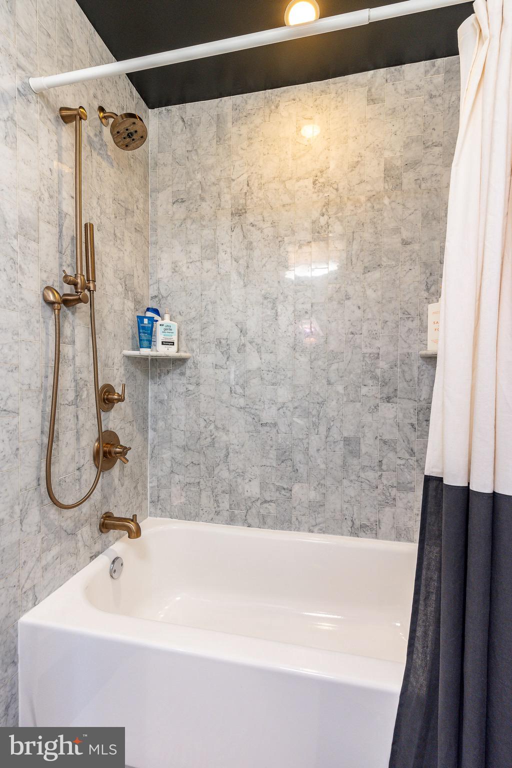 ART MUSEUM AREA - Residential