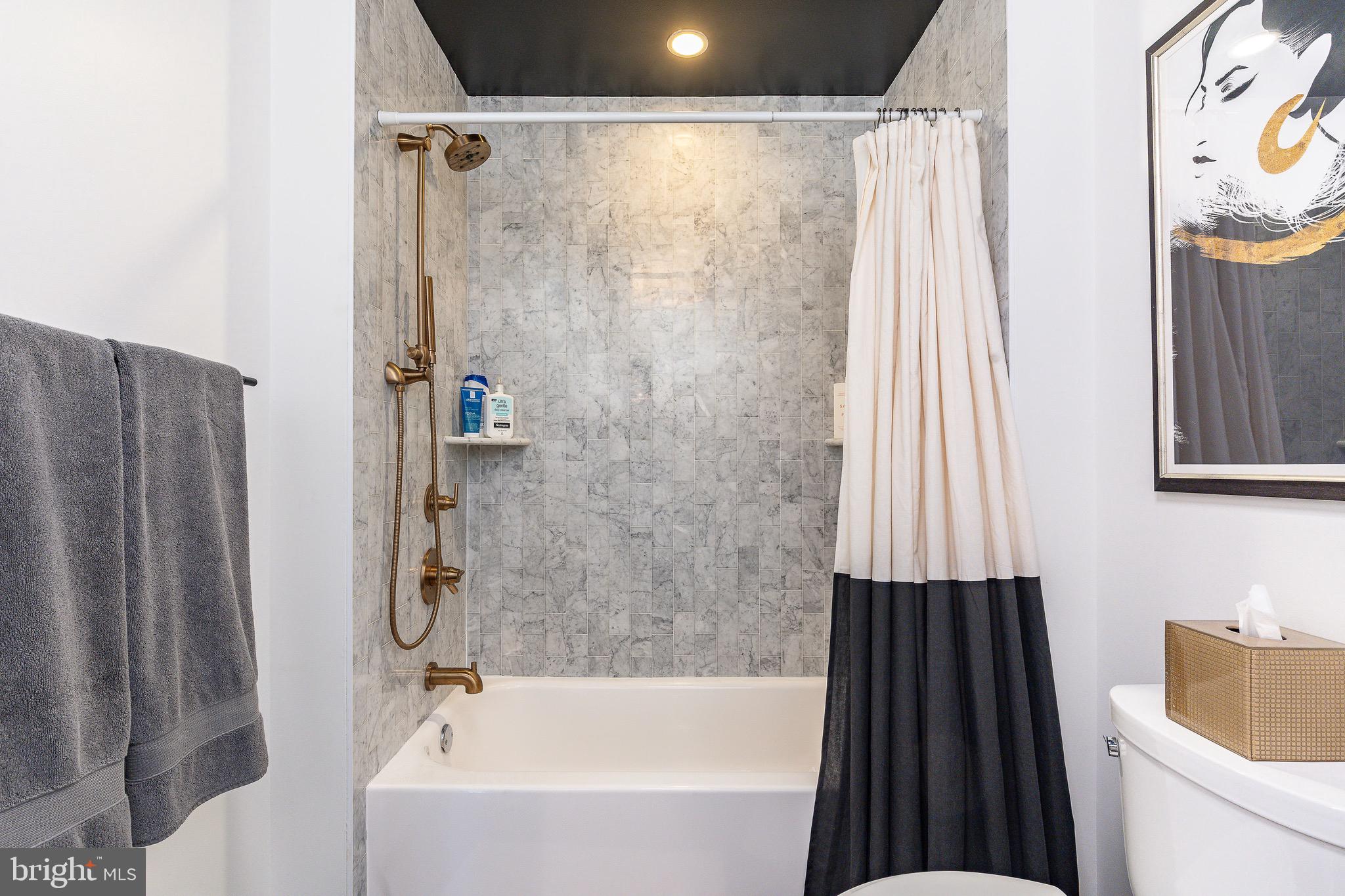 ART MUSEUM AREA - Residential