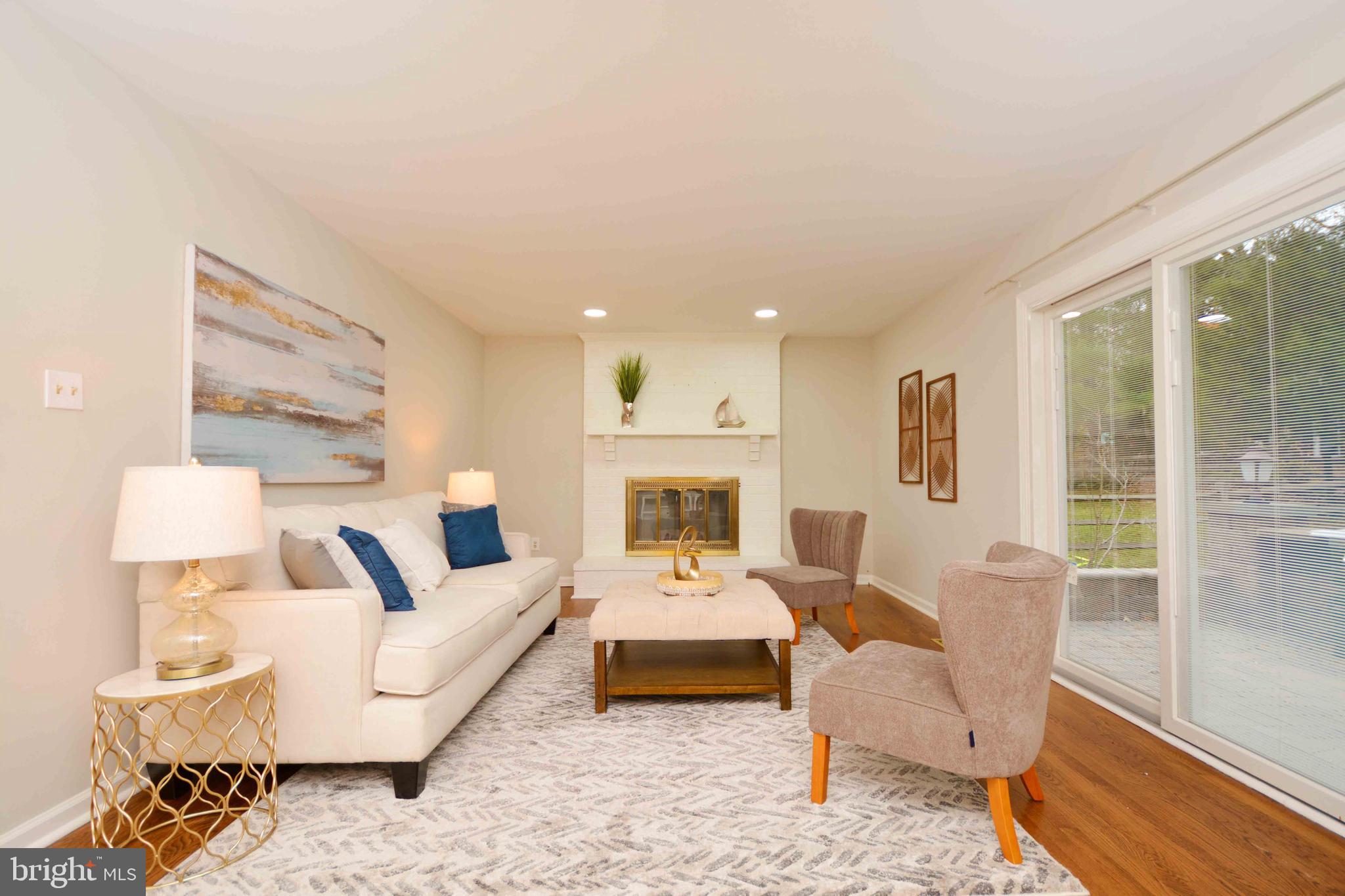 HUNT MEADOW - Residential