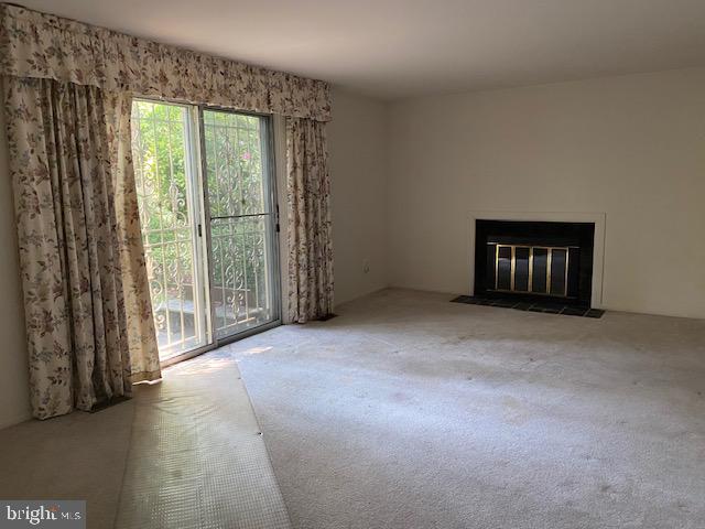 HOLMES RUN WOODS WEST - Residential