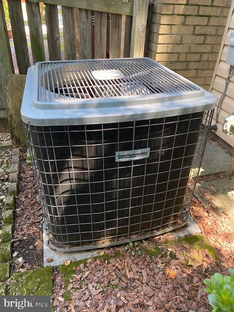 HOLMES RUN WOODS WEST - Residential