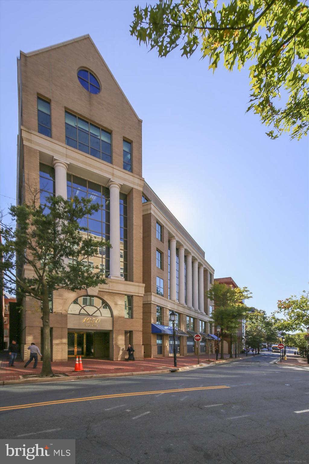 POTOWMACK CROSSING - Residential