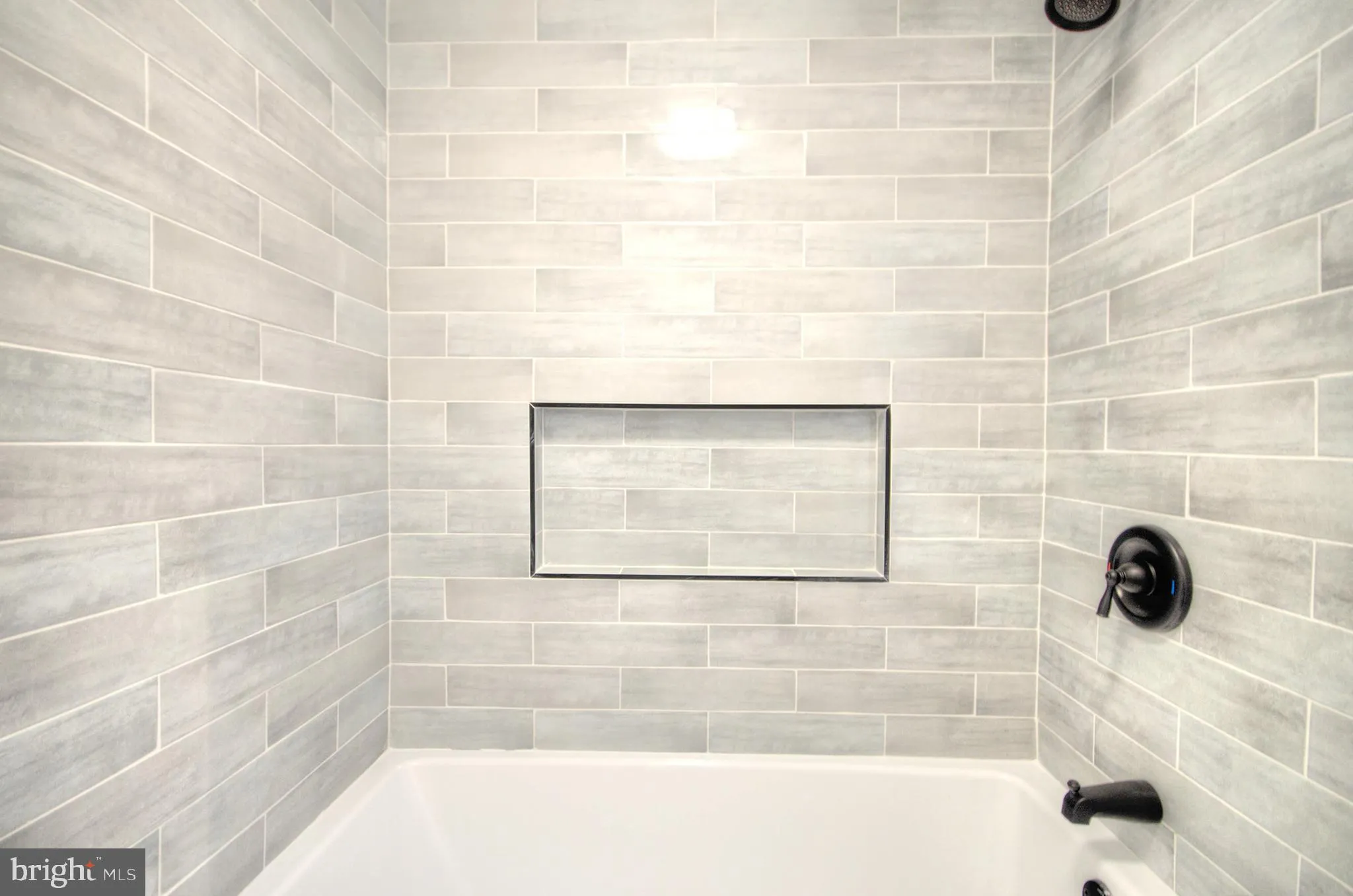 Clementon, New Jersey 08021, United States, 3 Bedrooms Bedrooms, ,2 BathroomsBathrooms,Residential,Pending,122945