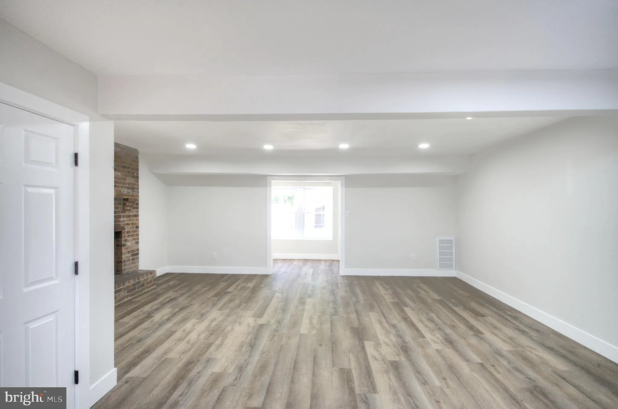 Clementon, New Jersey 08021, United States, 3 Bedrooms Bedrooms, ,2 BathroomsBathrooms,Residential,Pending,122945