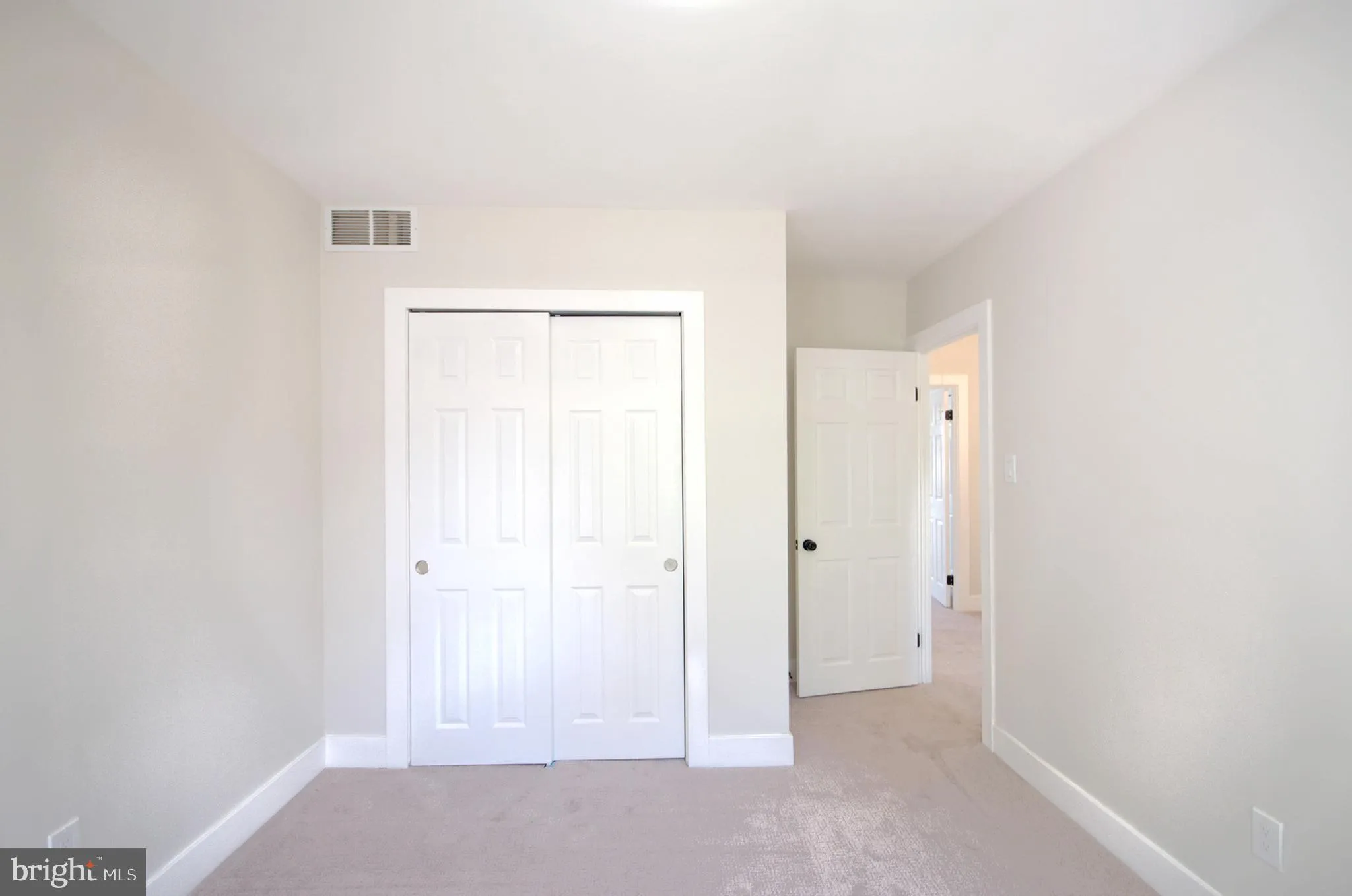 Clementon, New Jersey 08021, United States, 3 Bedrooms Bedrooms, ,2 BathroomsBathrooms,Residential,Pending,122945