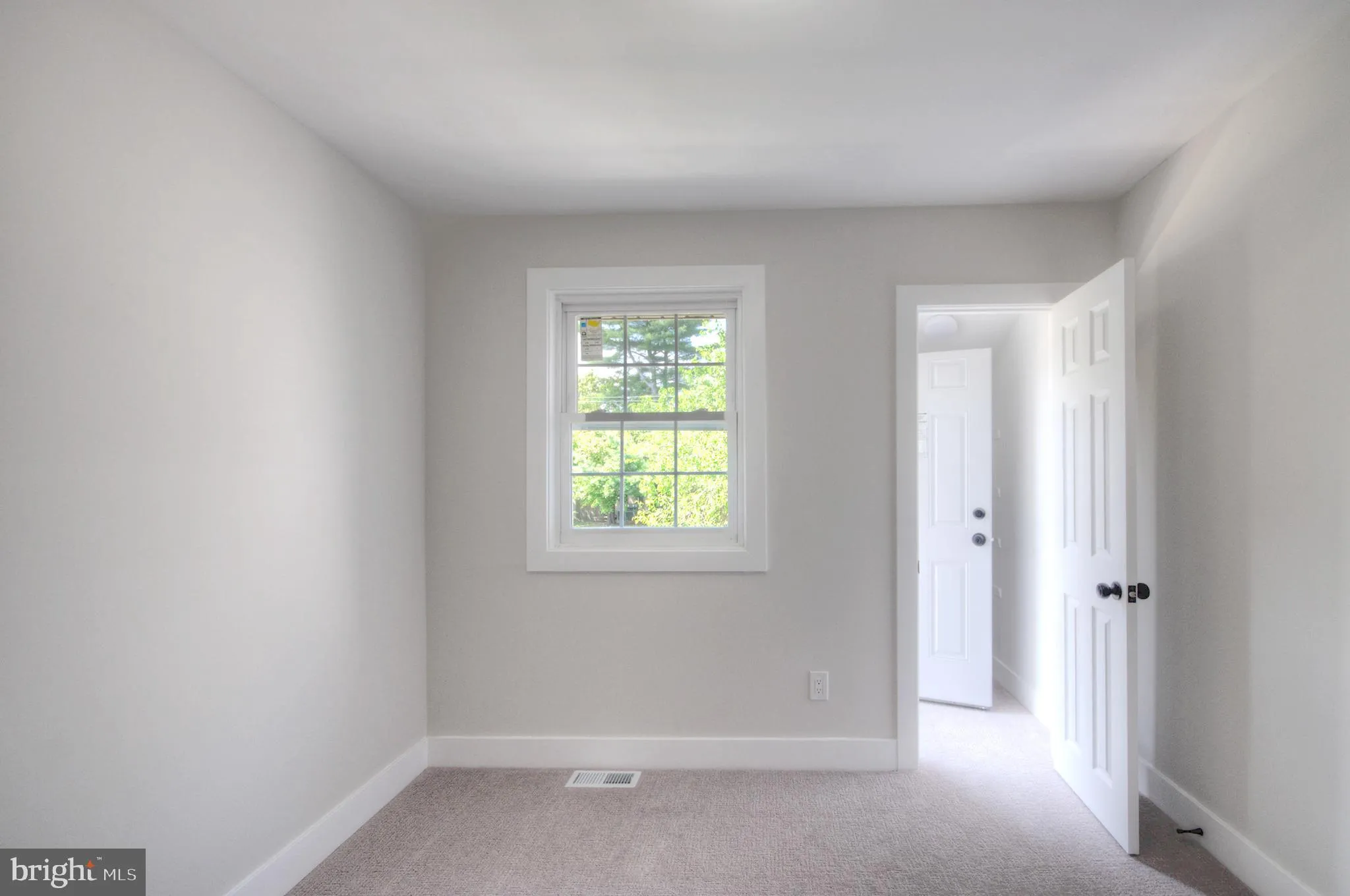 Clementon, New Jersey 08021, United States, 3 Bedrooms Bedrooms, ,2 BathroomsBathrooms,Residential,Pending,122945