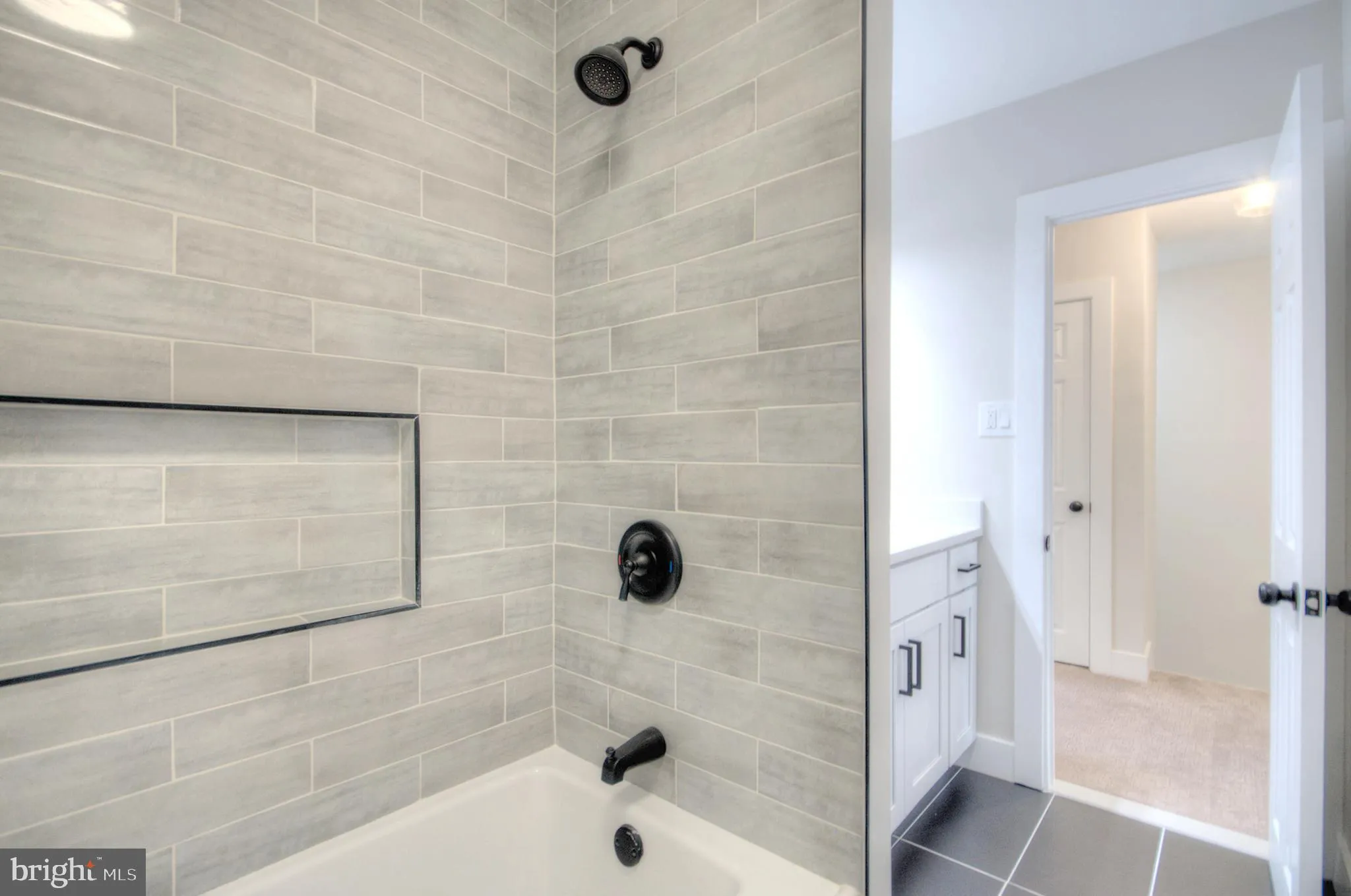 Clementon, New Jersey 08021, United States, 3 Bedrooms Bedrooms, ,2 BathroomsBathrooms,Residential,Pending,122945