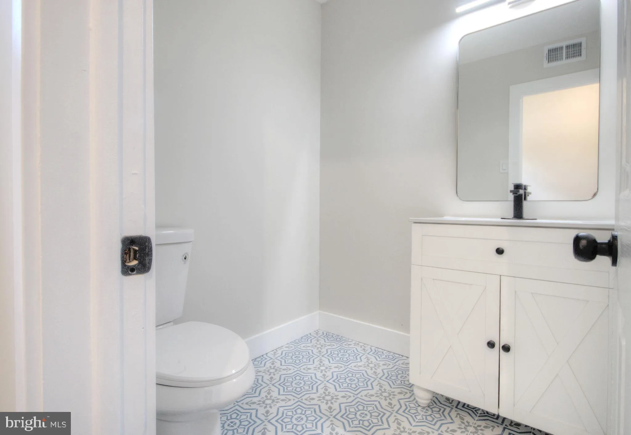 Clementon, New Jersey 08021, United States, 3 Bedrooms Bedrooms, ,2 BathroomsBathrooms,Residential,Pending,122945