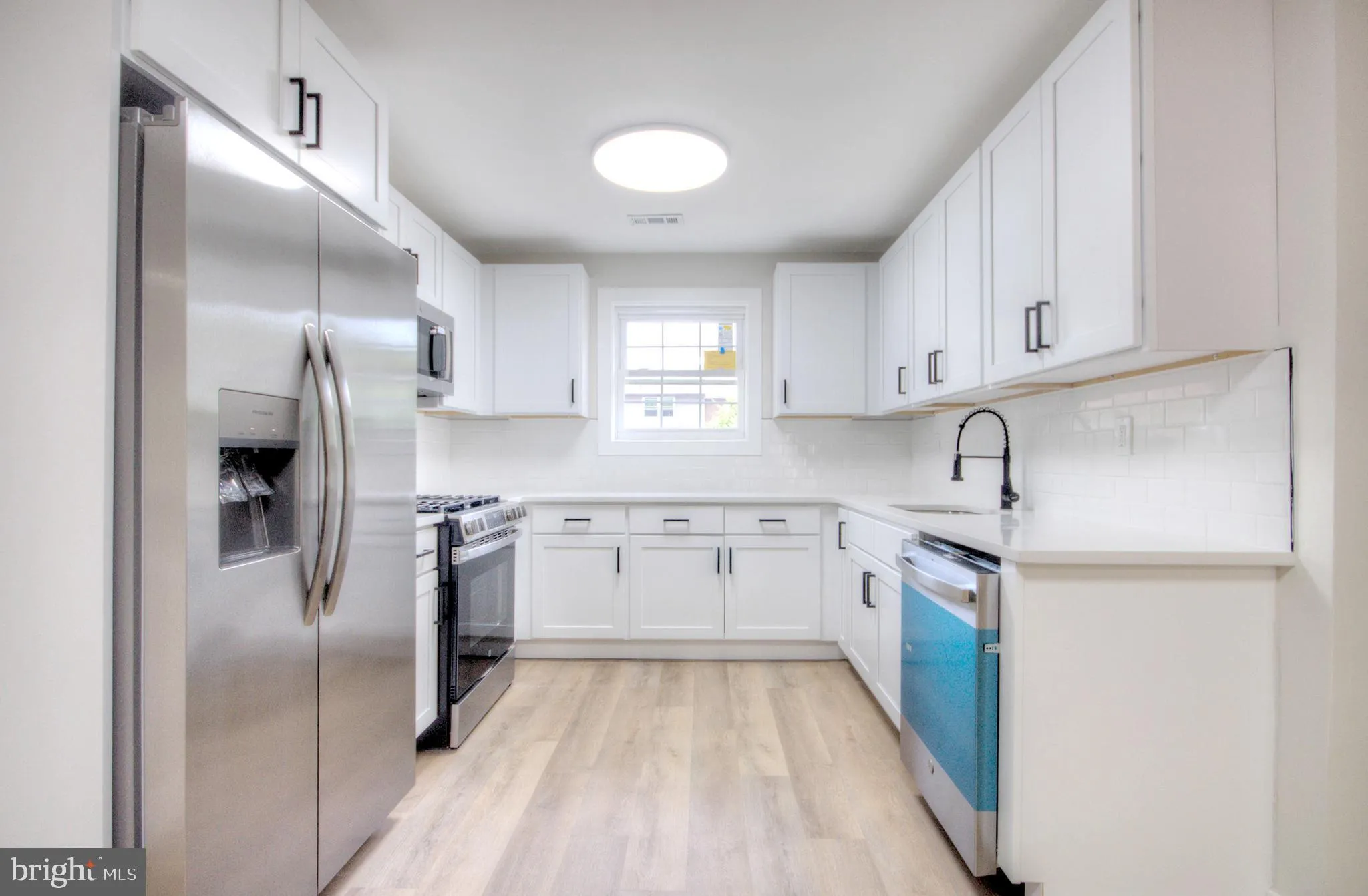 Clementon, New Jersey 08021, United States, 3 Bedrooms Bedrooms, ,2 BathroomsBathrooms,Residential,Pending,122945