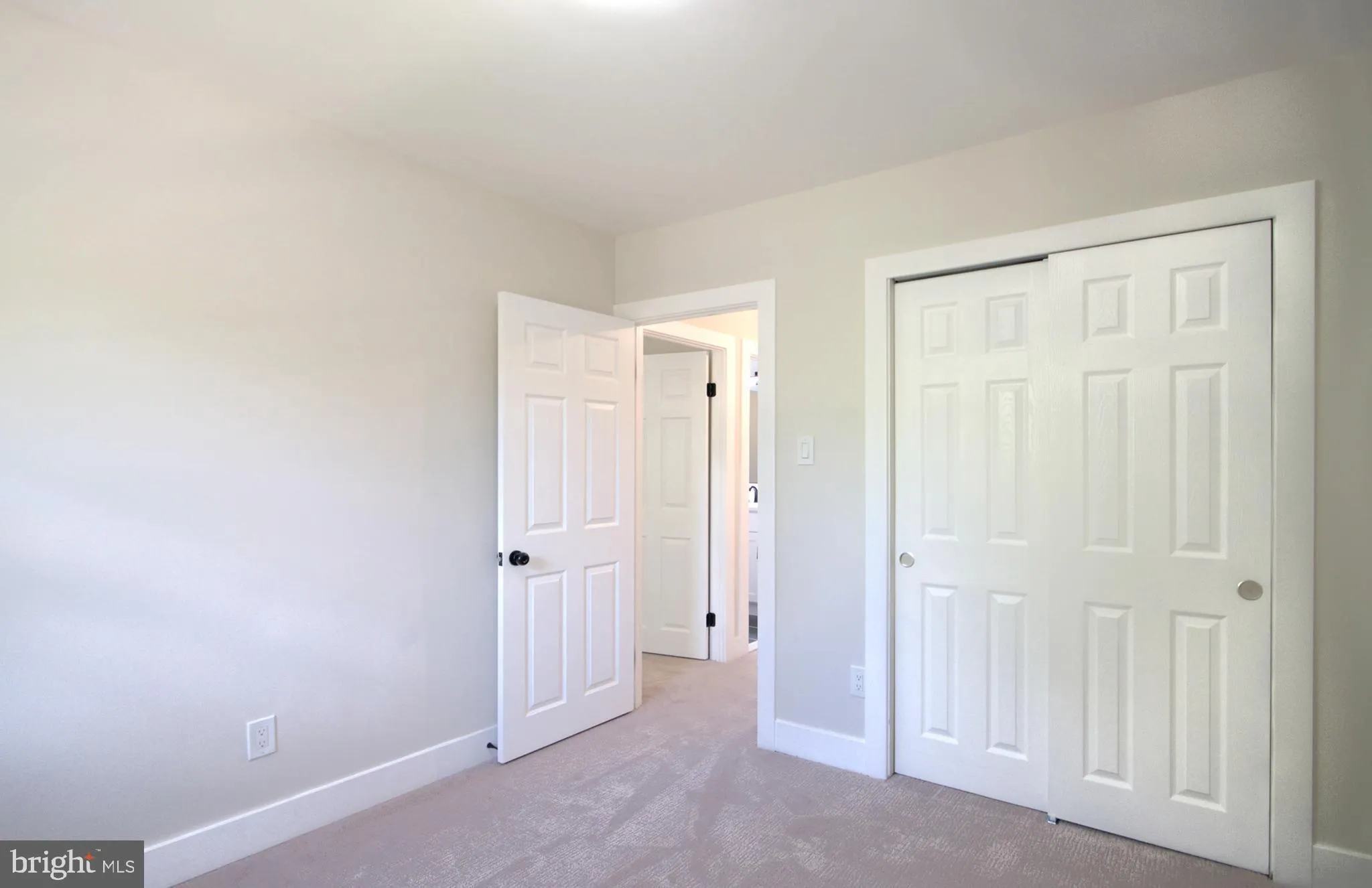 Clementon, New Jersey 08021, United States, 3 Bedrooms Bedrooms, ,2 BathroomsBathrooms,Residential,Pending,122945