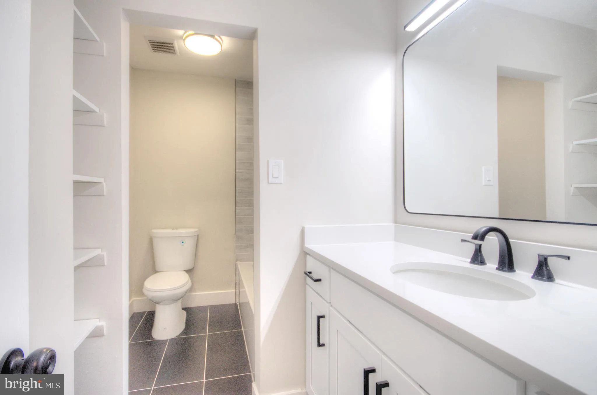 Clementon, New Jersey 08021, United States, 3 Bedrooms Bedrooms, ,2 BathroomsBathrooms,Residential,Pending,122945