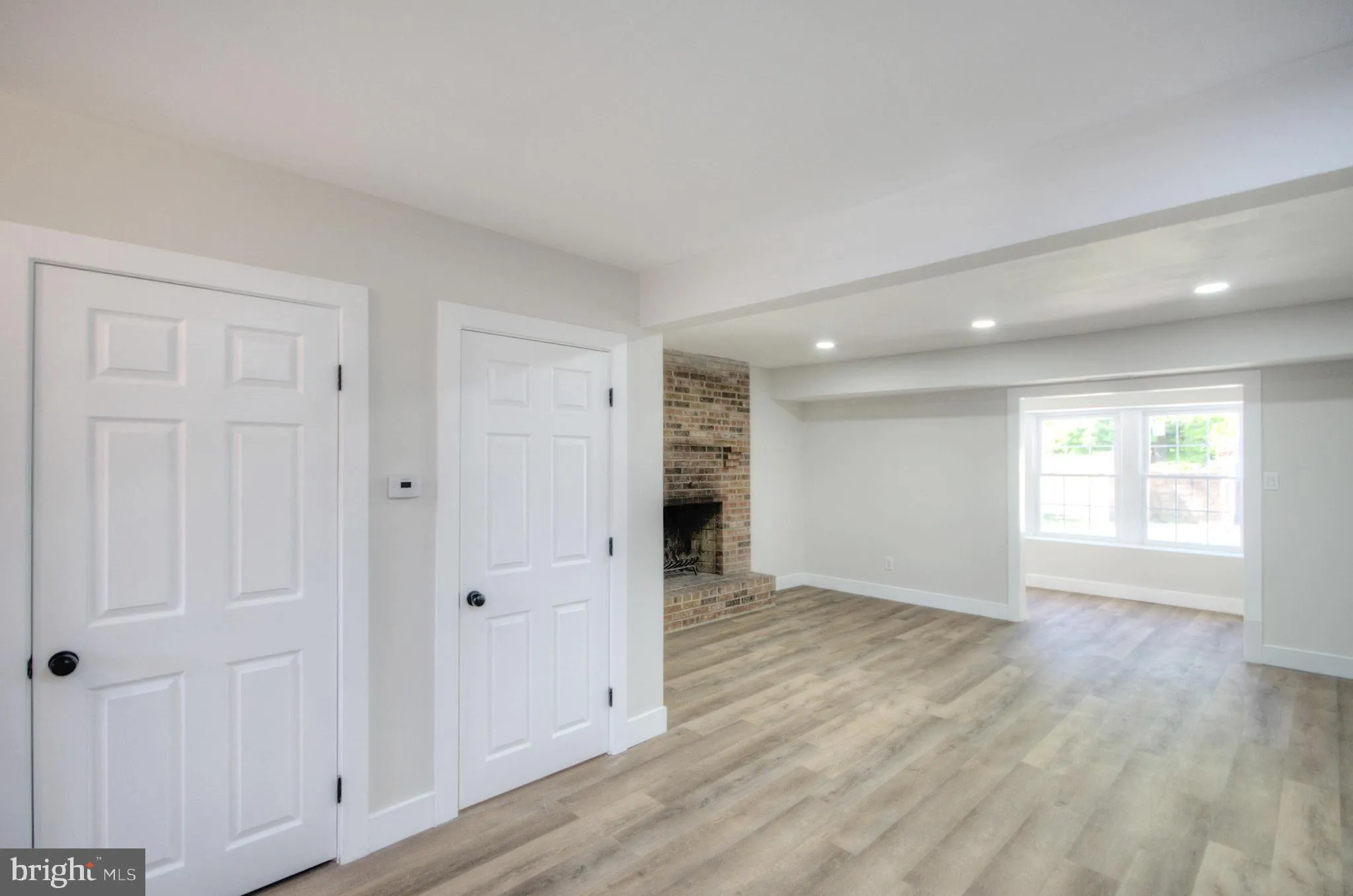 Clementon, New Jersey 08021, United States, 3 Bedrooms Bedrooms, ,2 BathroomsBathrooms,Residential,Pending,122945