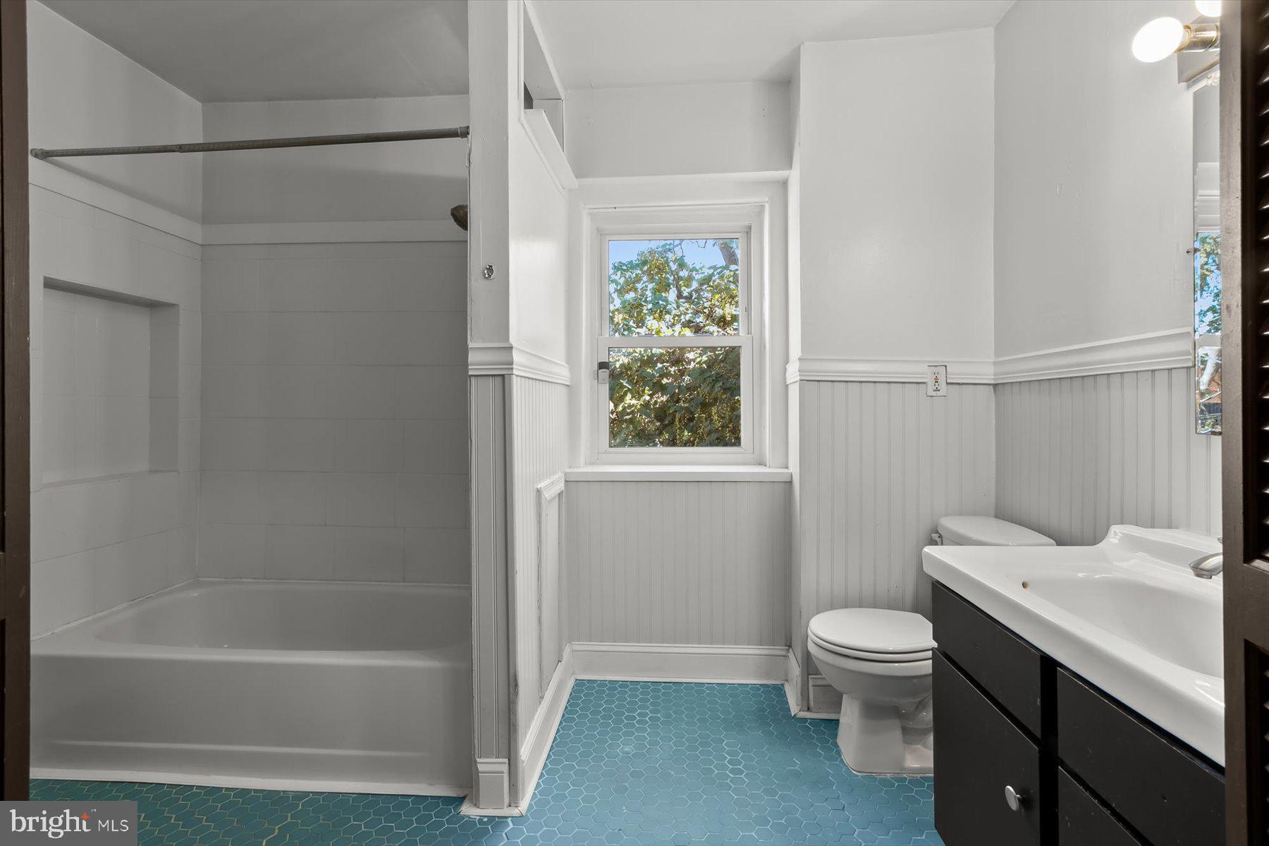 WASHINGTON VILLAGE - Residential