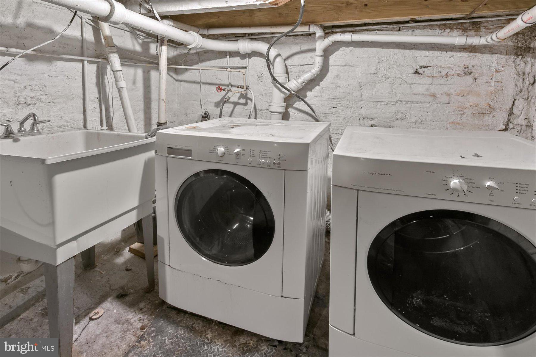 WASHINGTON VILLAGE - Residential