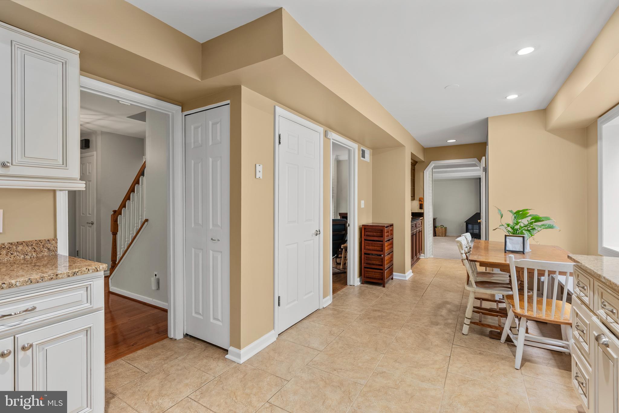 HAMPTON GARDENS - Residential