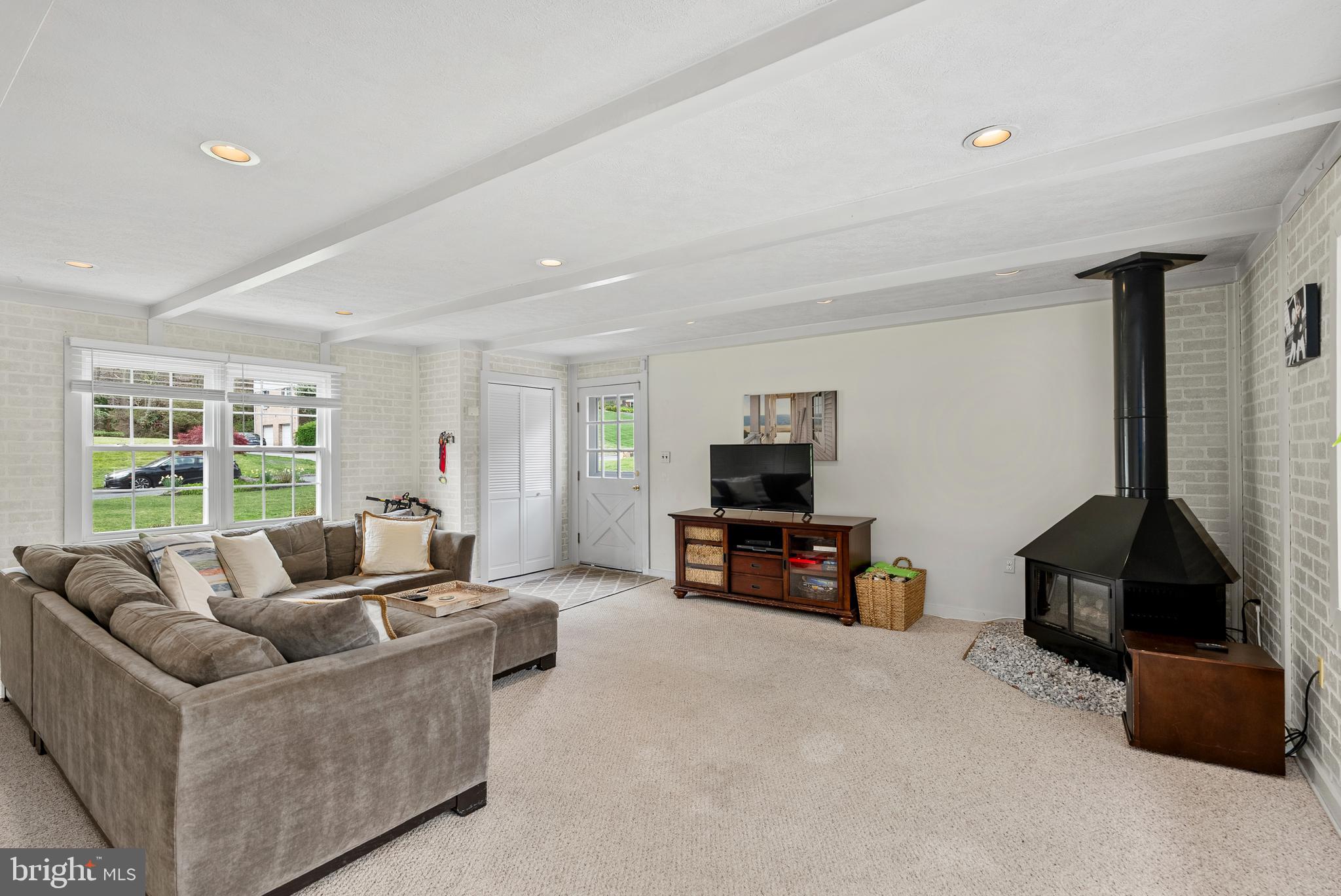 HAMPTON GARDENS - Residential