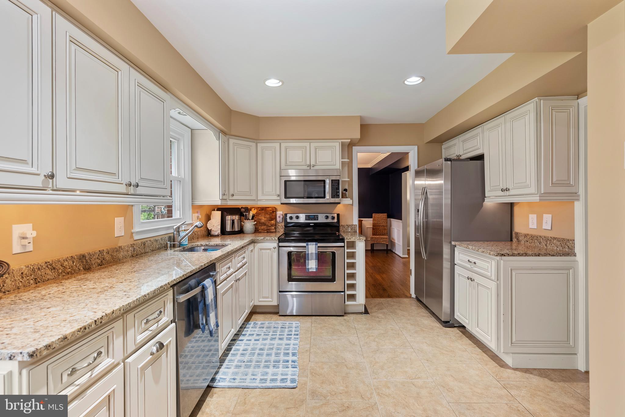 HAMPTON GARDENS - Residential