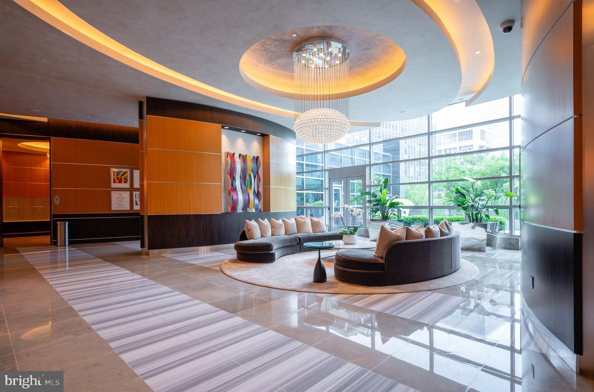 TURNBERRY TOWER - Residential