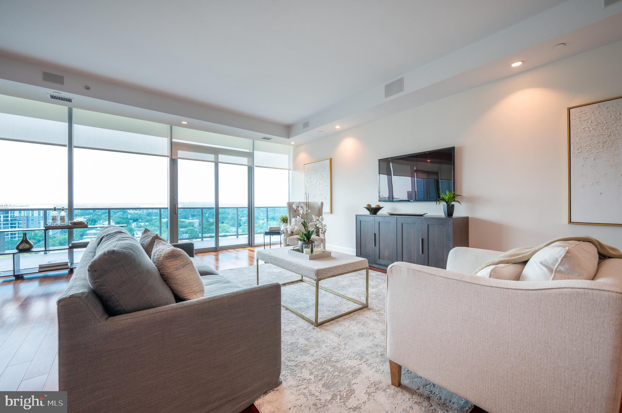 TURNBERRY TOWER - Residential